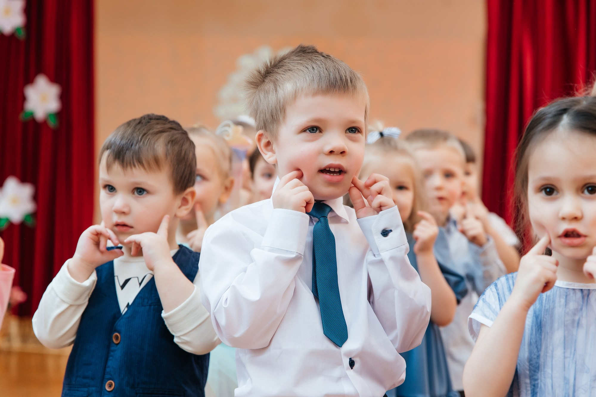 Детский сад № 93 — Утренник (07.03.2023). Свадебный и семейный фотограф Крамар Наталья