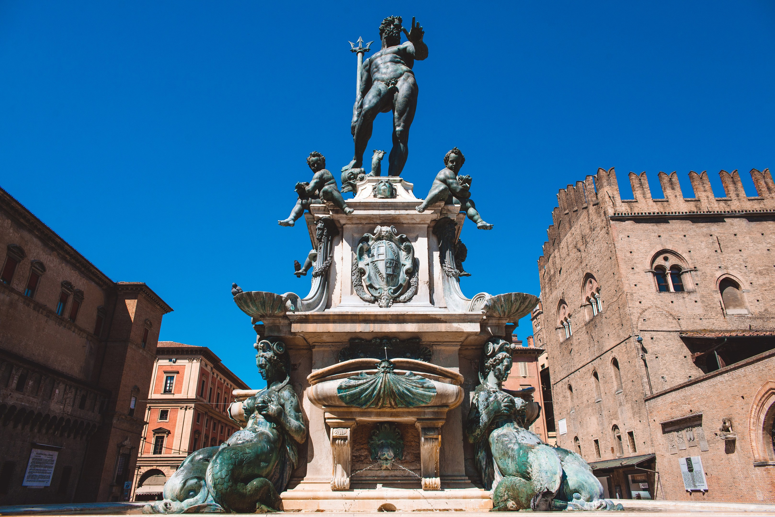 Fontana del Nettuno, Болонья