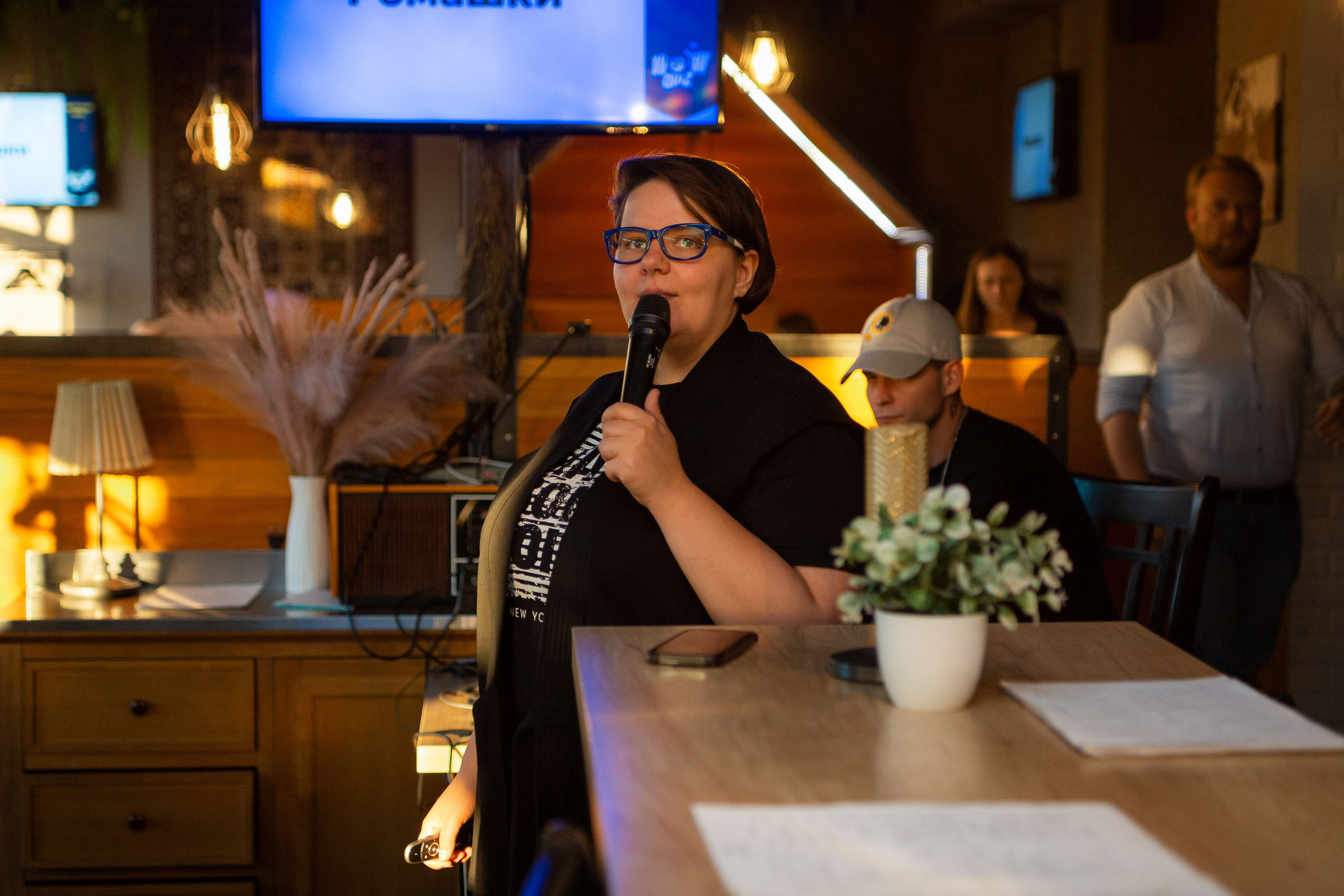 Репортажная съемка WOW QUIZ в кафе Огород, город Ржев. Алёна Мелихова | Фотограф Тверь, Старица, Ржев