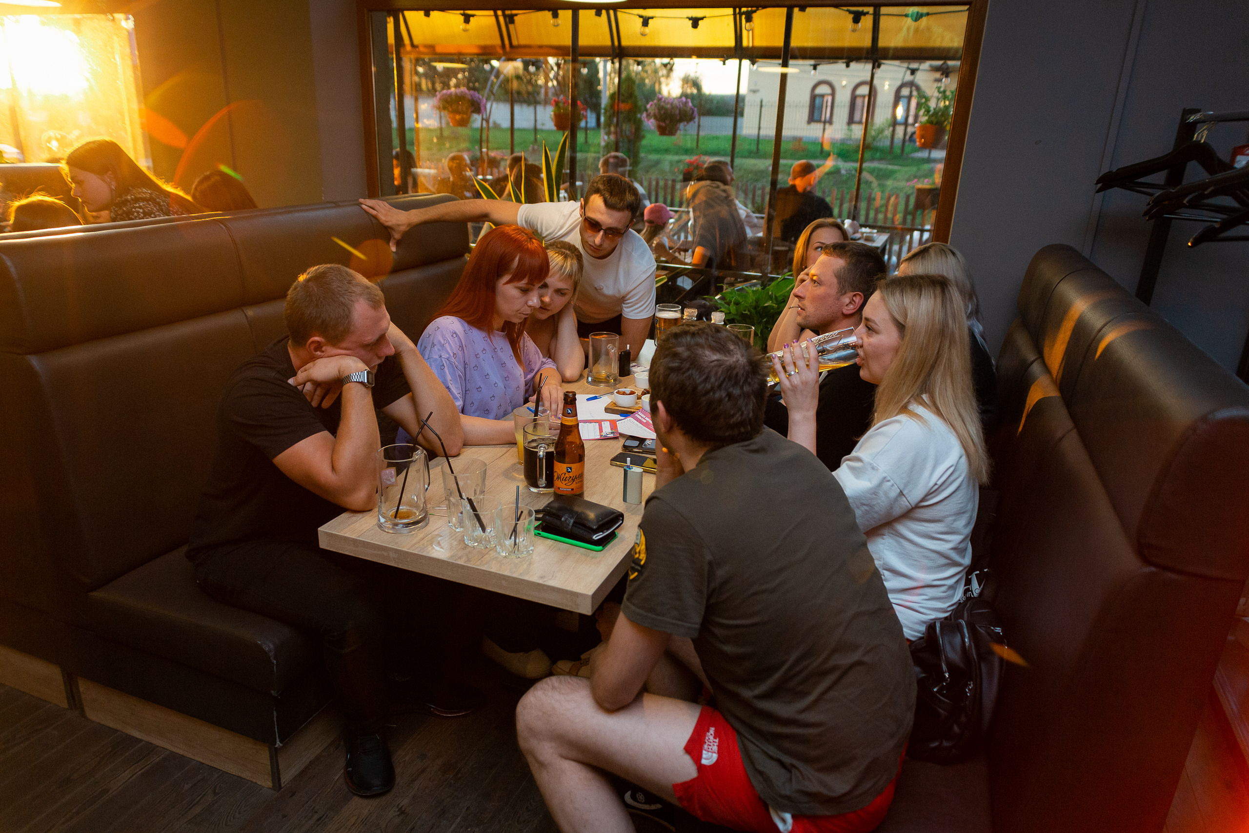 Репортажная съемка WOW QUIZ в кафе Огород, город Ржев. Алёна Мелихова | Фотограф Тверь, Старица, Ржев