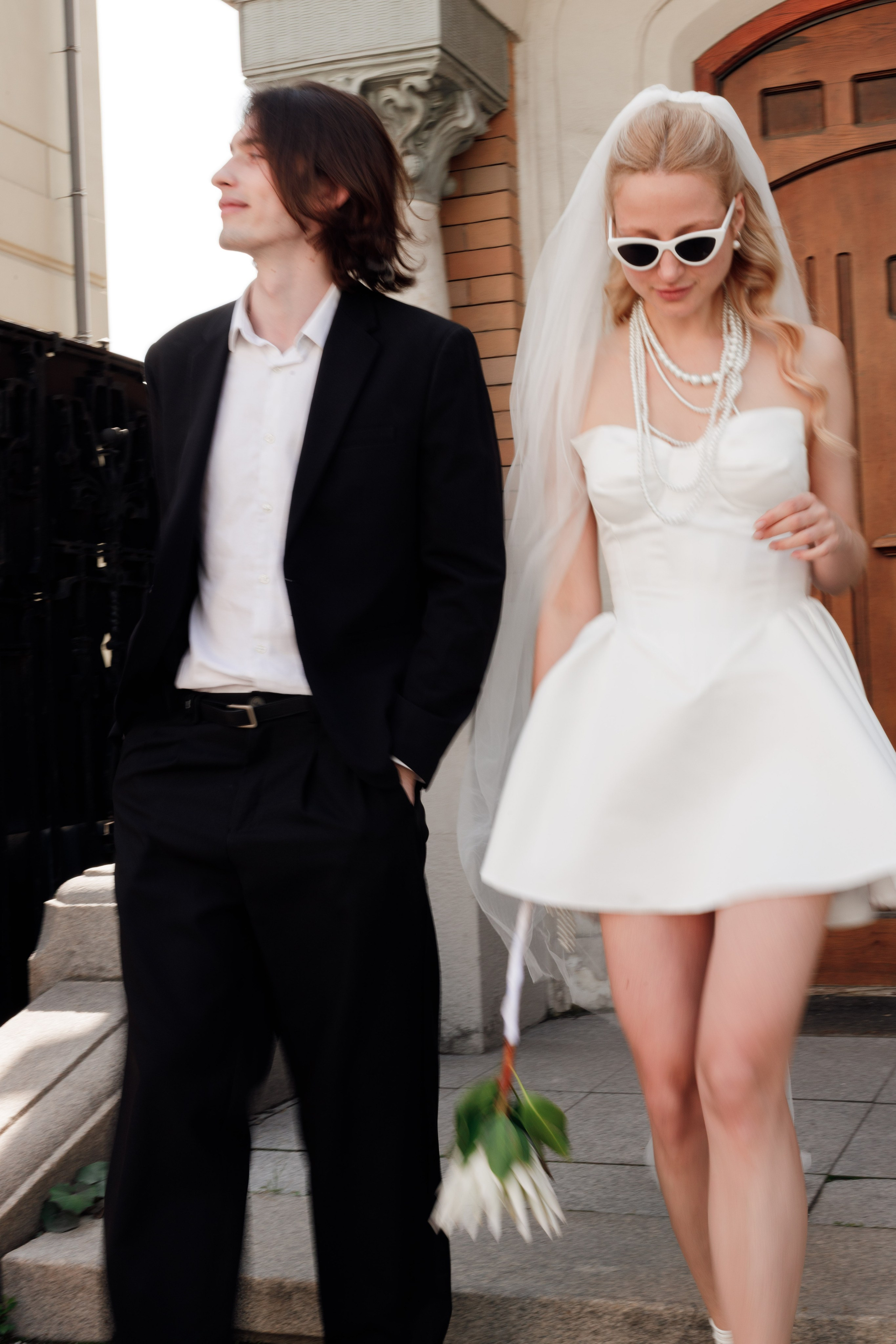 Свадебная фотосессия с автомобилем в центре Москвы, фотограф свадьбам Москва