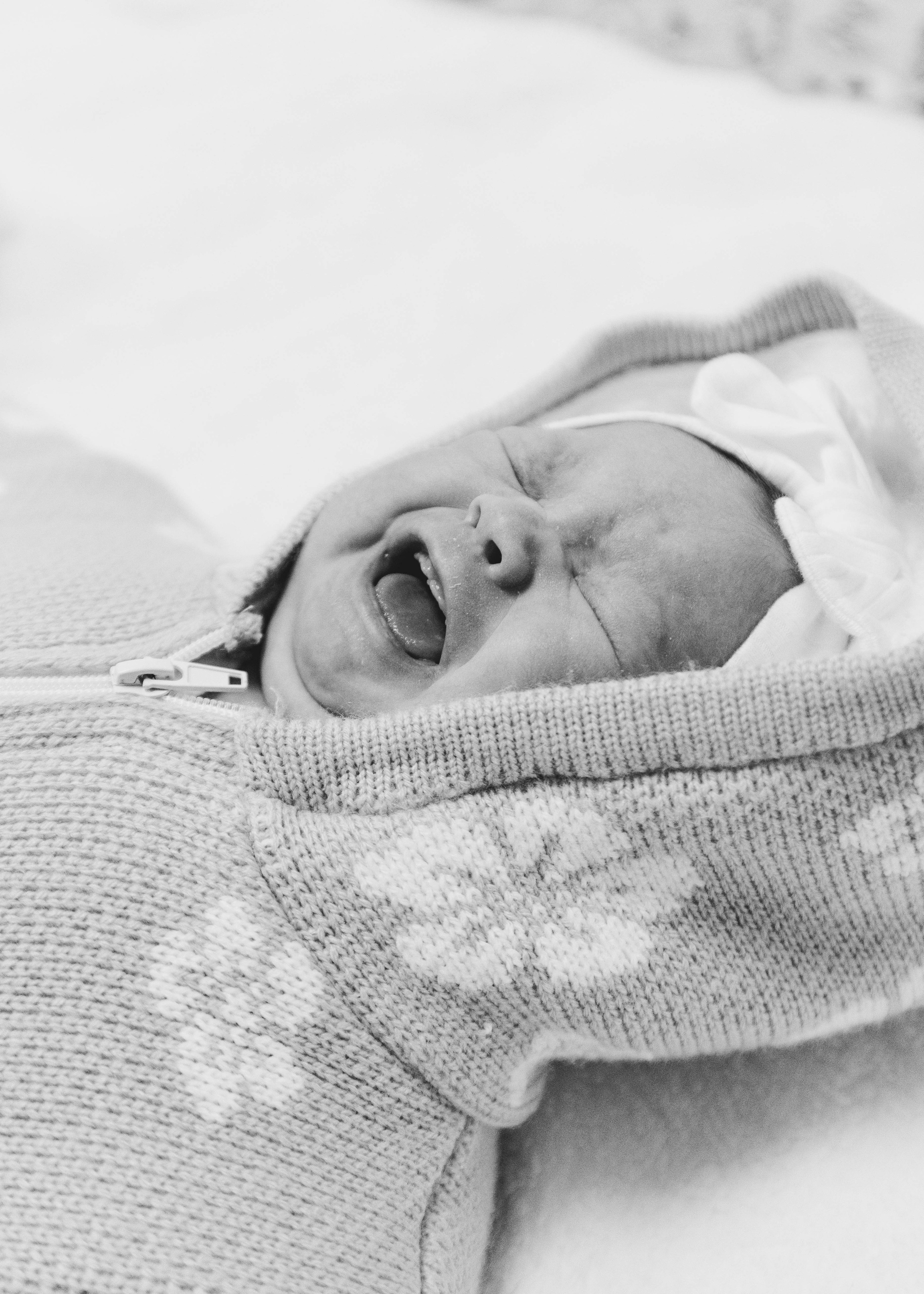 Выписка Алины и Евы из перинатального центра № 2. Семейный фотограф Софи Симакова в Волгограде и Волжском