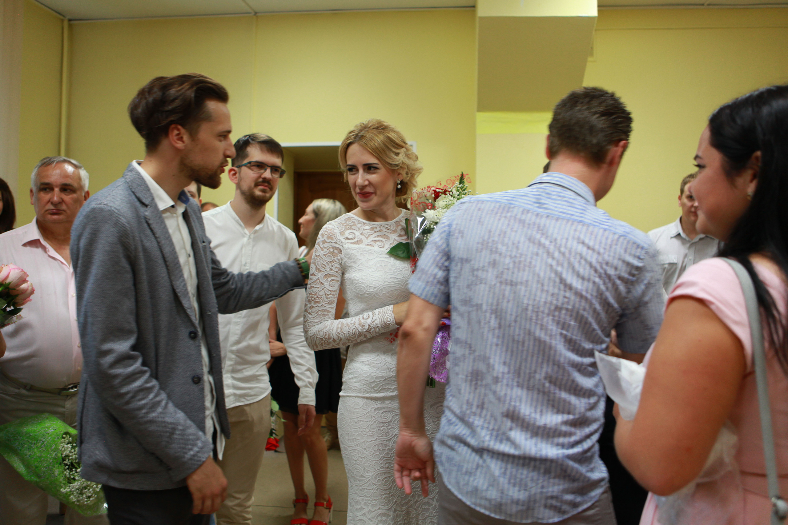 жених и невеста свадьба лето загс церемония бракосочетания 