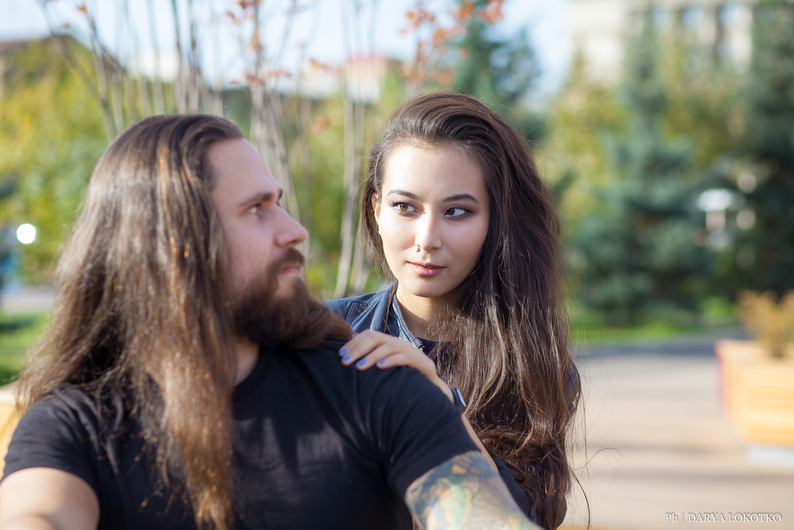 красивая девушка парень мотоцикл чоппер фотосессия город лето