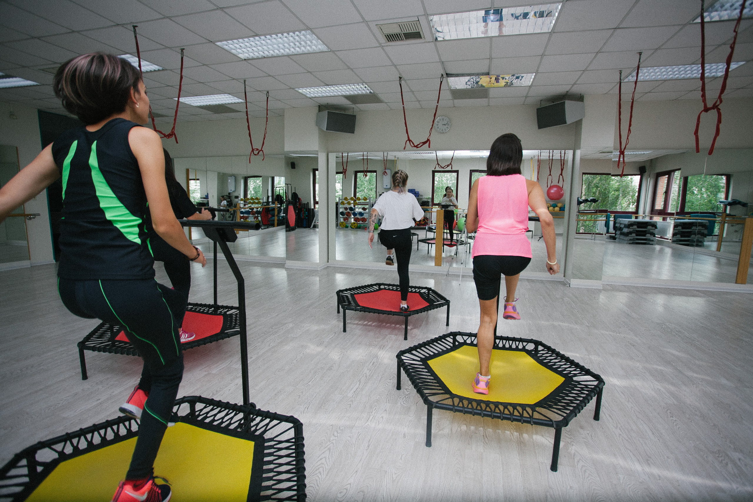 Workshop по прыжкам на минибатуте. Фотограф Дарья Локотко в Красноярске