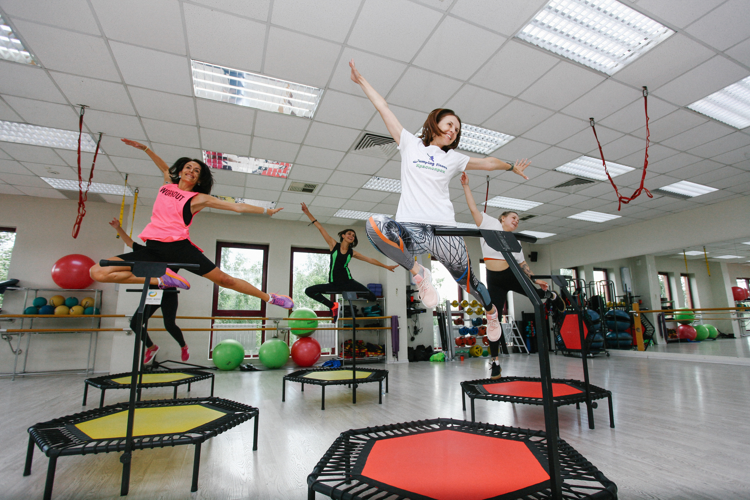 Workshop по прыжкам на минибатуте. Фотограф Дарья Локотко в Красноярске