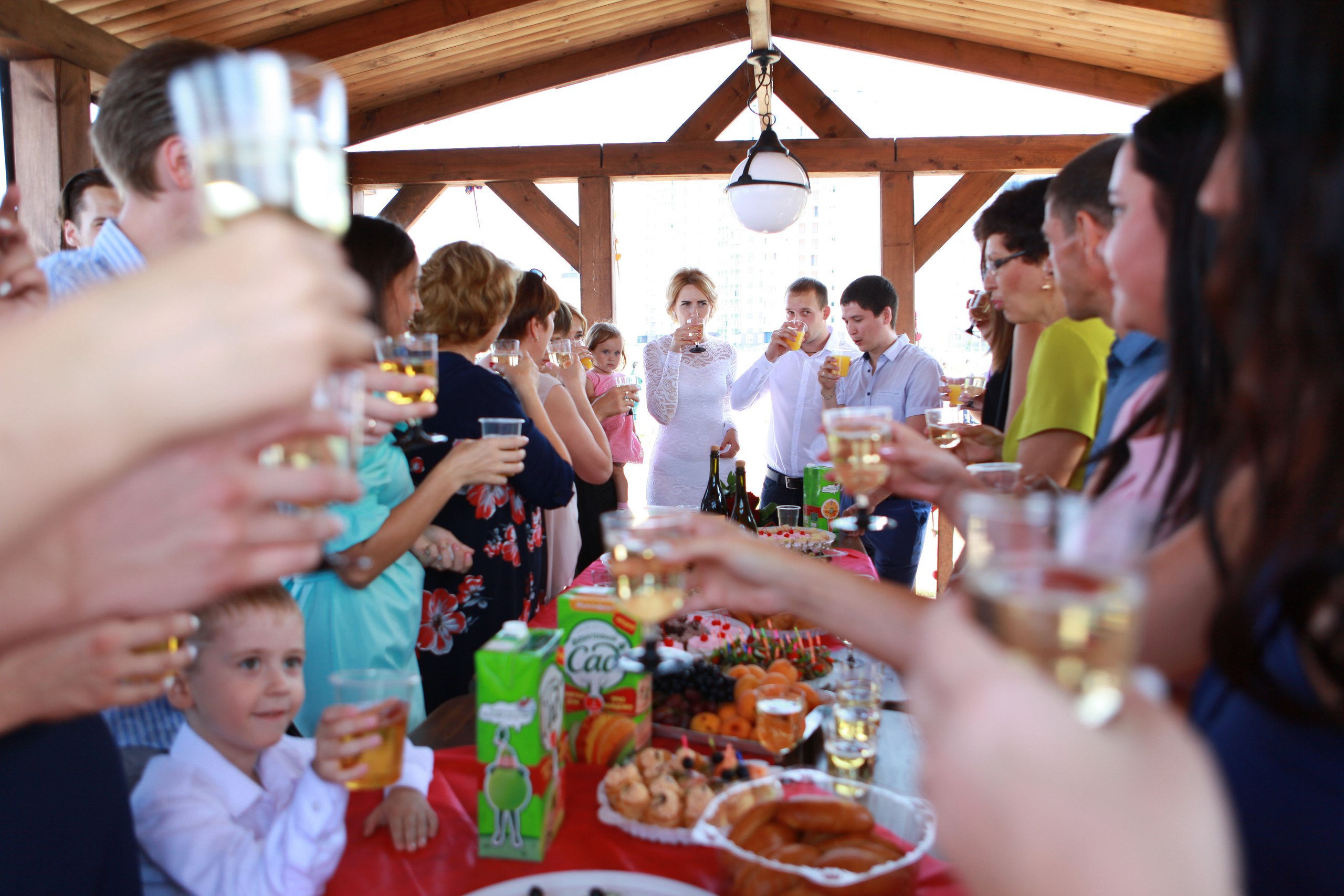 свадьба лето фотосессия банкет беседка