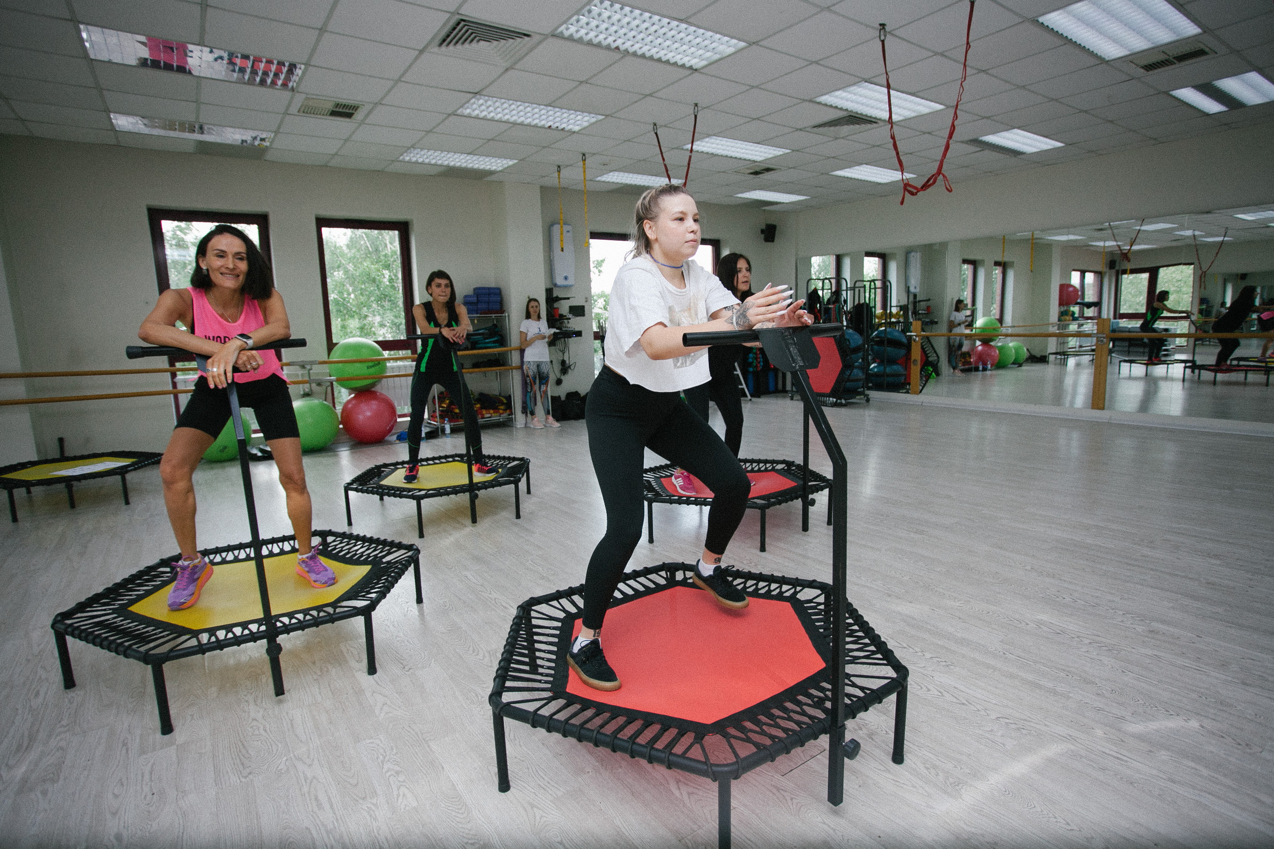 Workshop по прыжкам на минибатуте. Фотограф Дарья Локотко в Красноярске