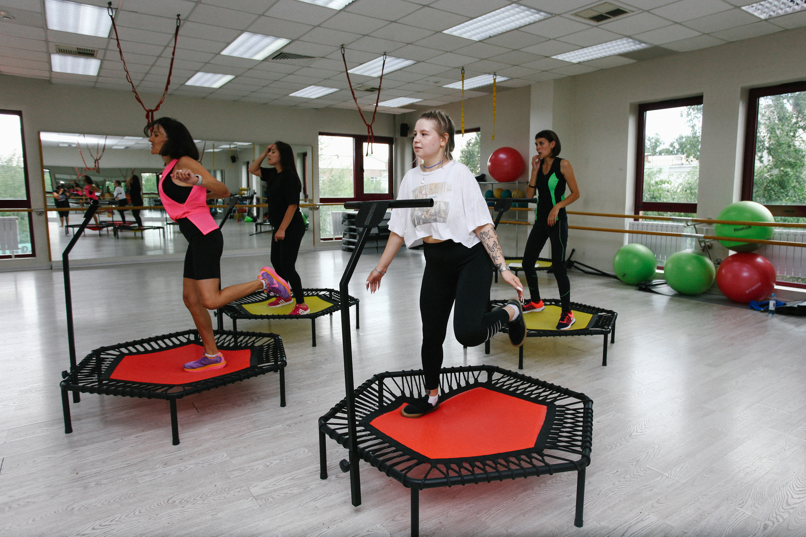 Workshop по прыжкам на минибатуте. Фотограф Дарья Локотко в Красноярске