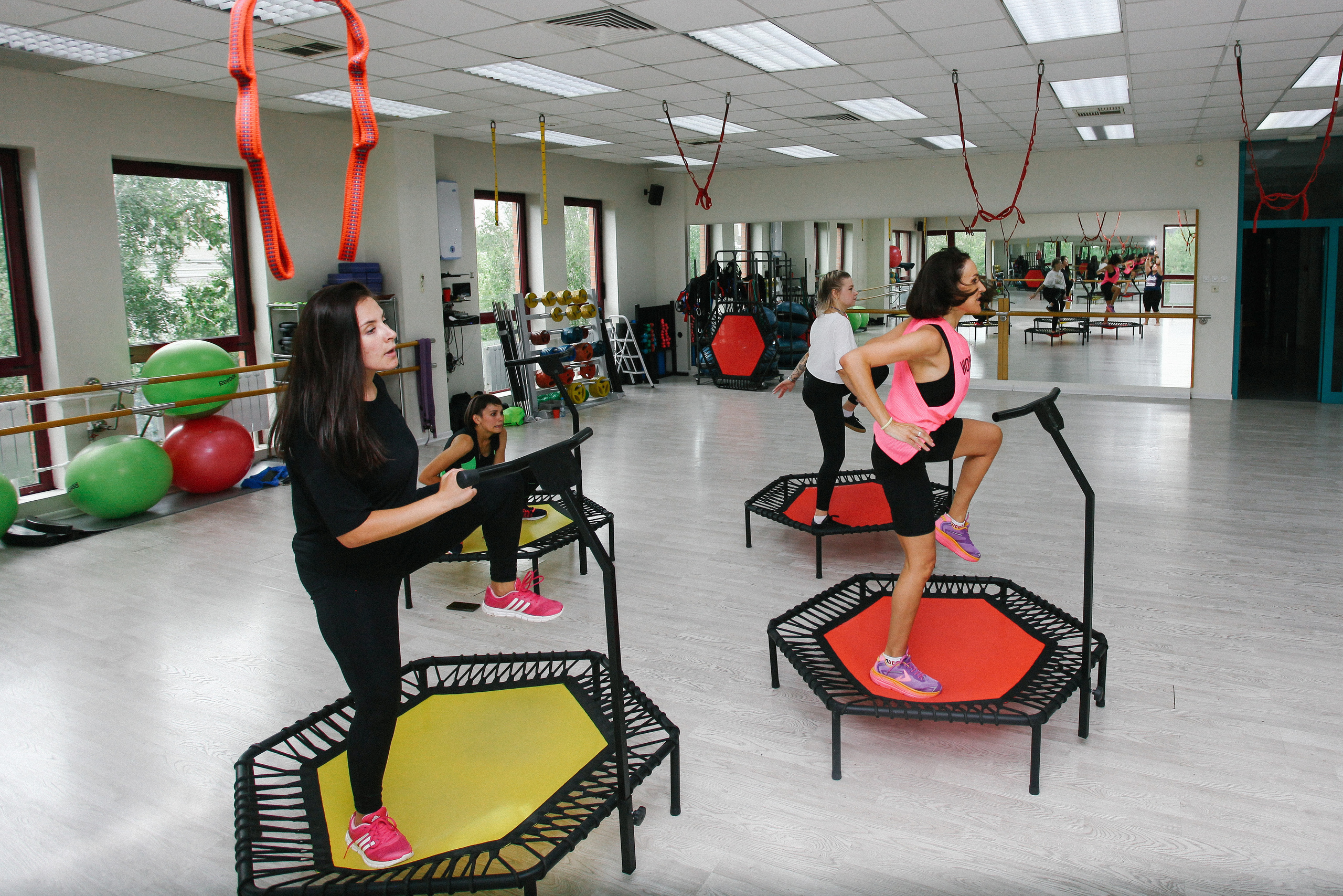 Workshop по прыжкам на минибатуте. Фотограф Дарья Локотко в Красноярске