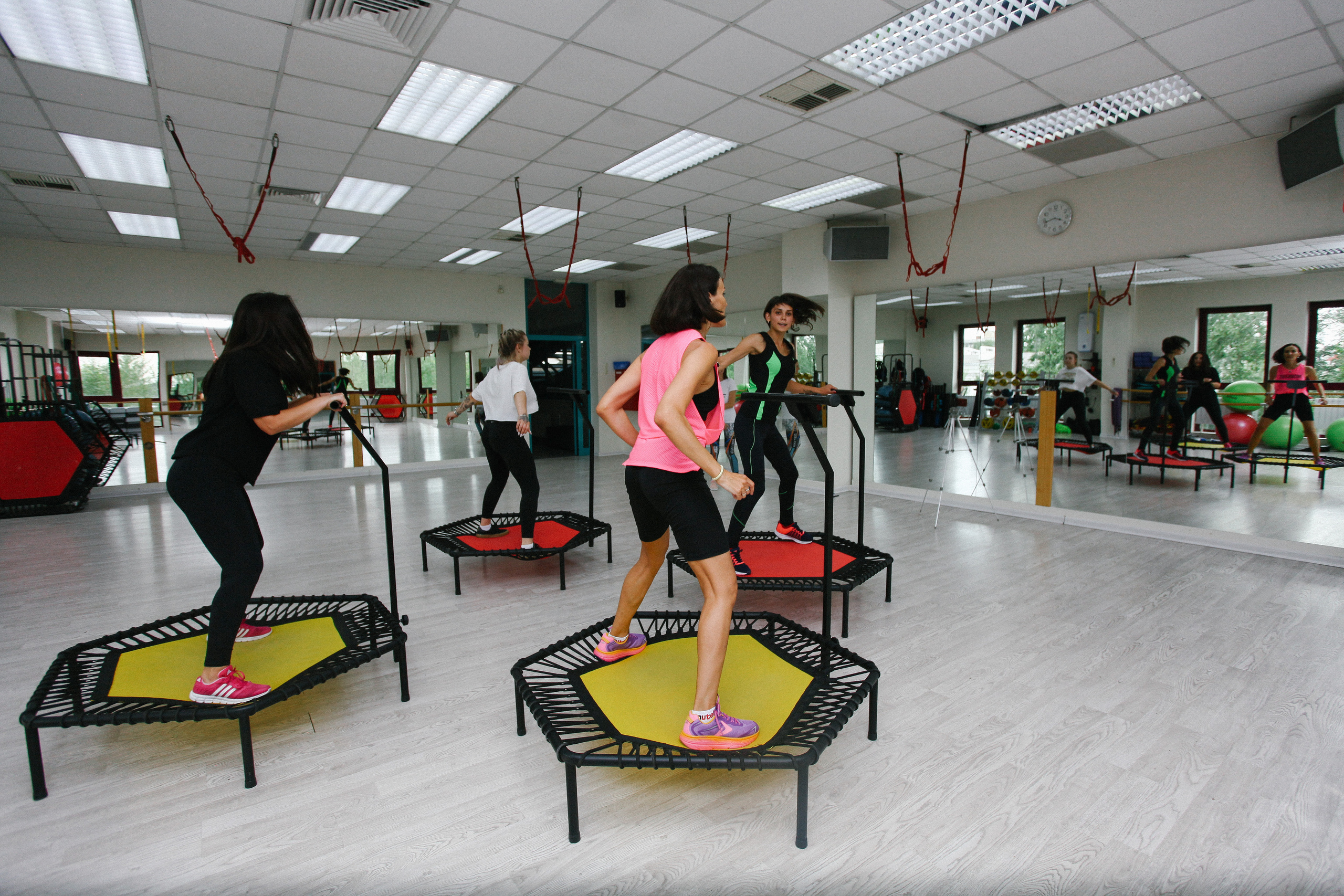 Workshop по прыжкам на минибатуте. Фотограф Дарья Локотко в Красноярске