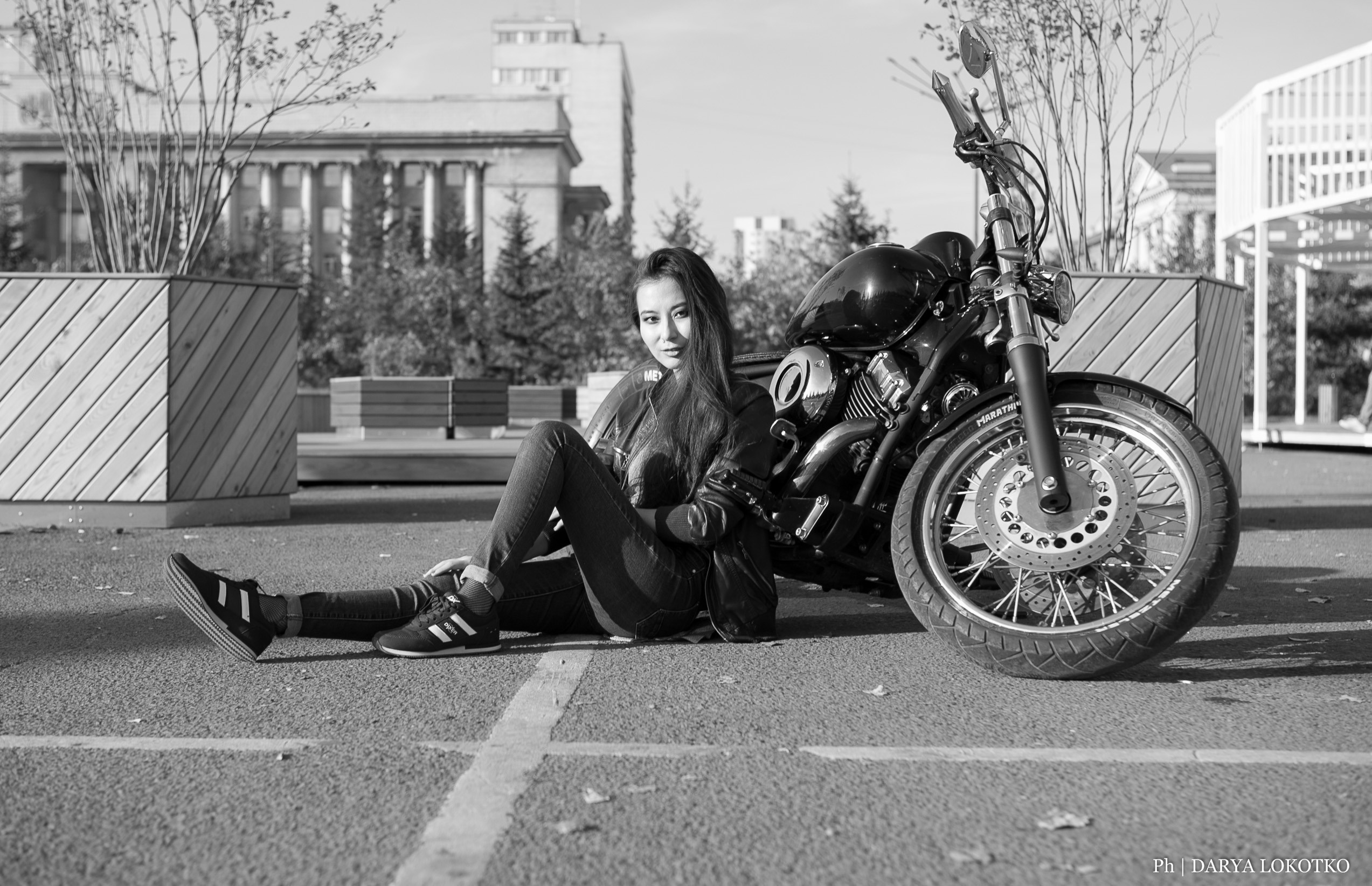 красивая девушка чоппер фотосессия город лето