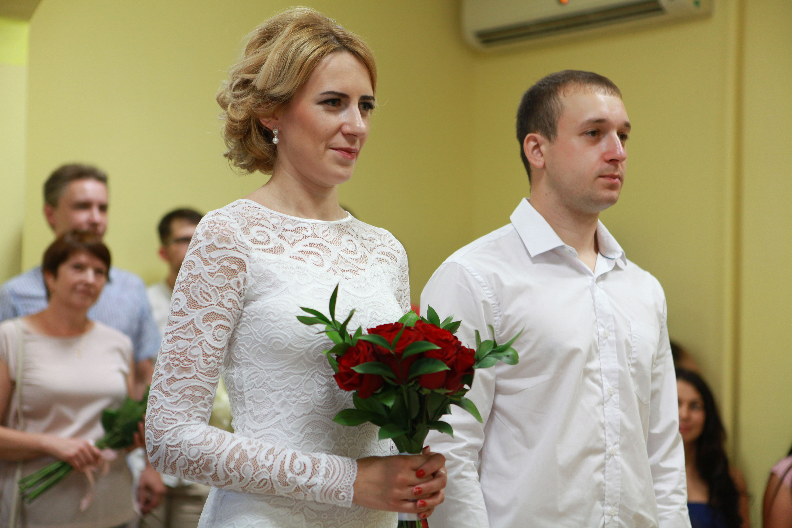 жених и невеста свадьба лето загс церемония бракосочетания 