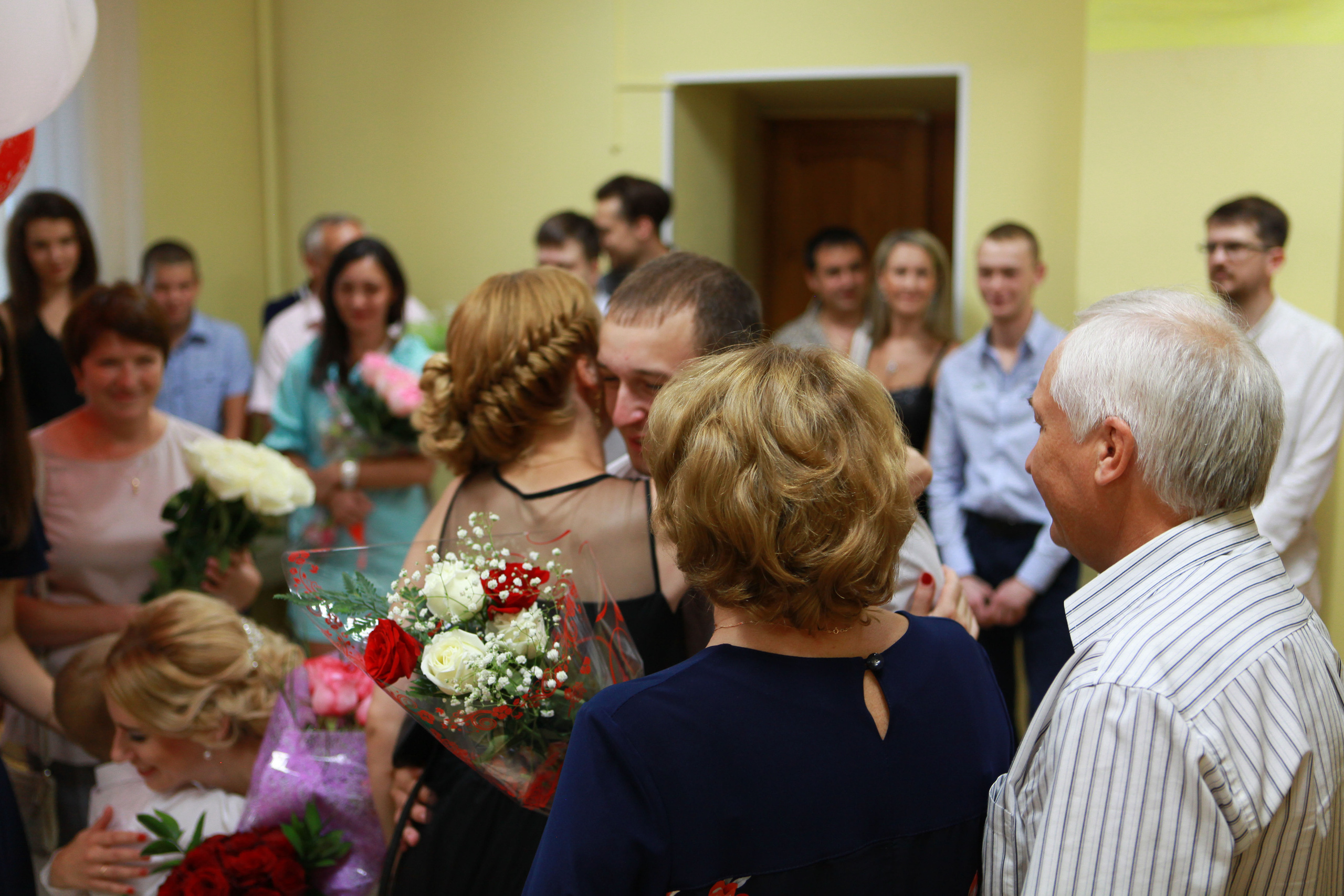 жених и невеста свадьба лето загс церемония бракосочетания 