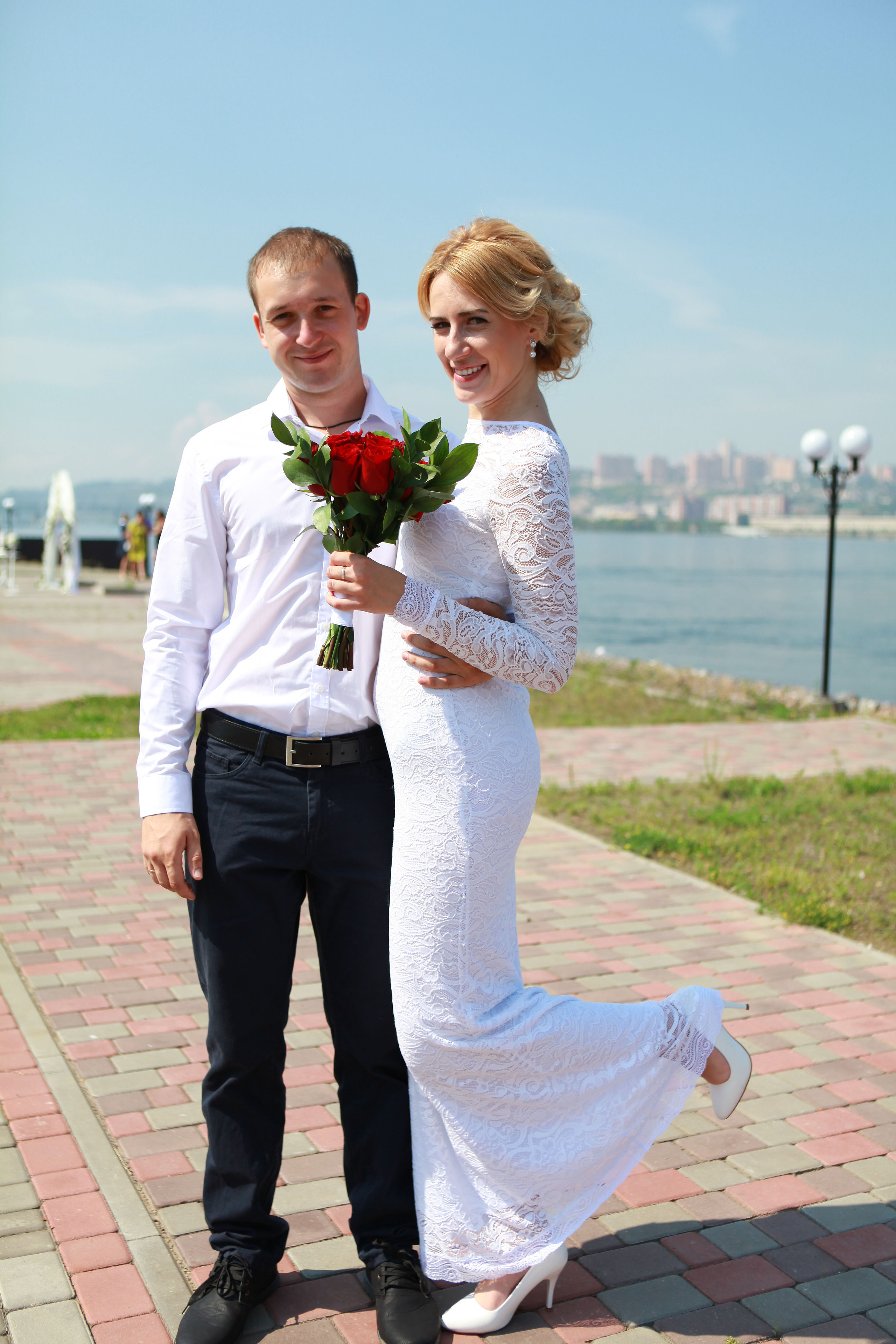 жених и невеста свадьба лето