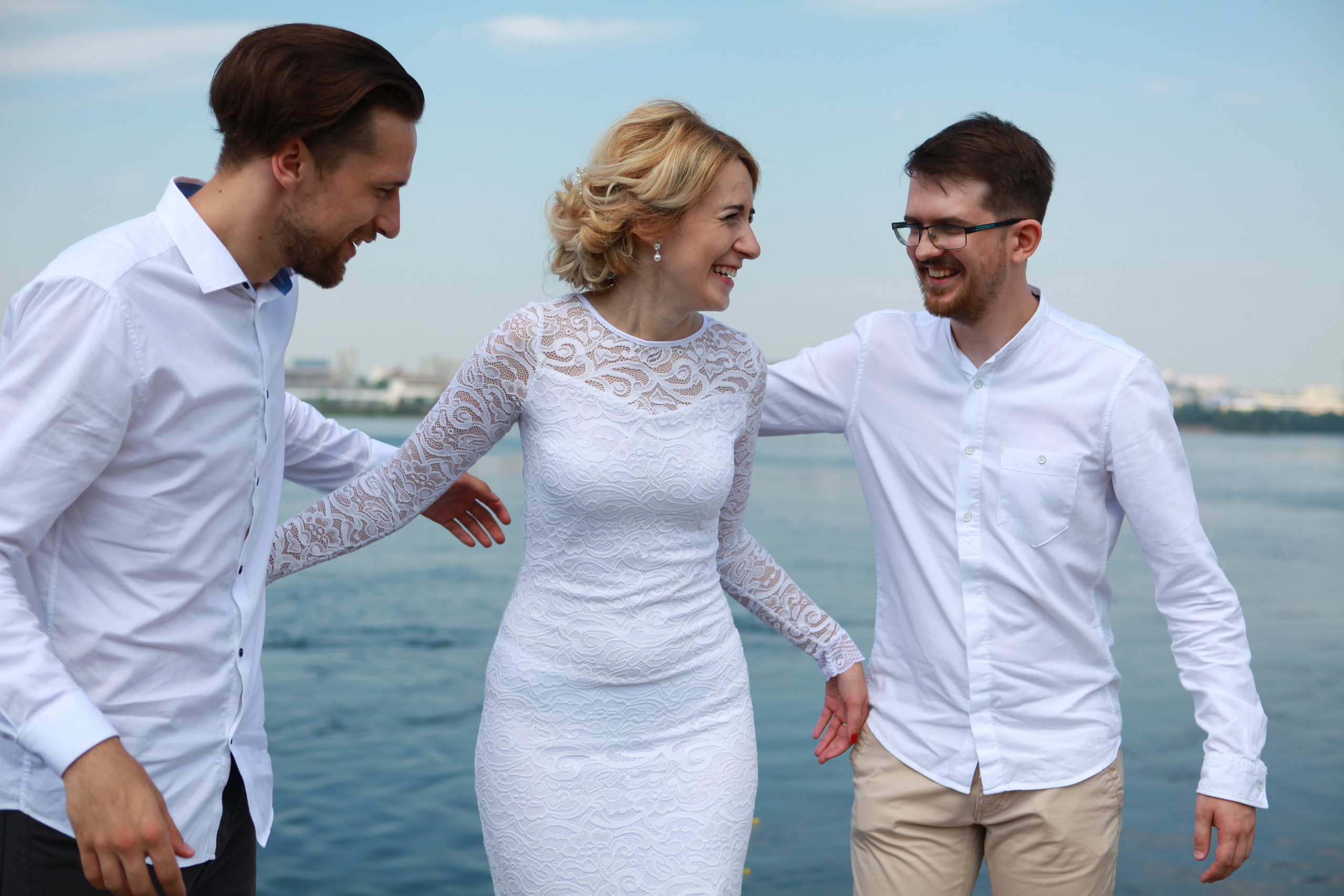  невеста свадьба лето банкет семья братья