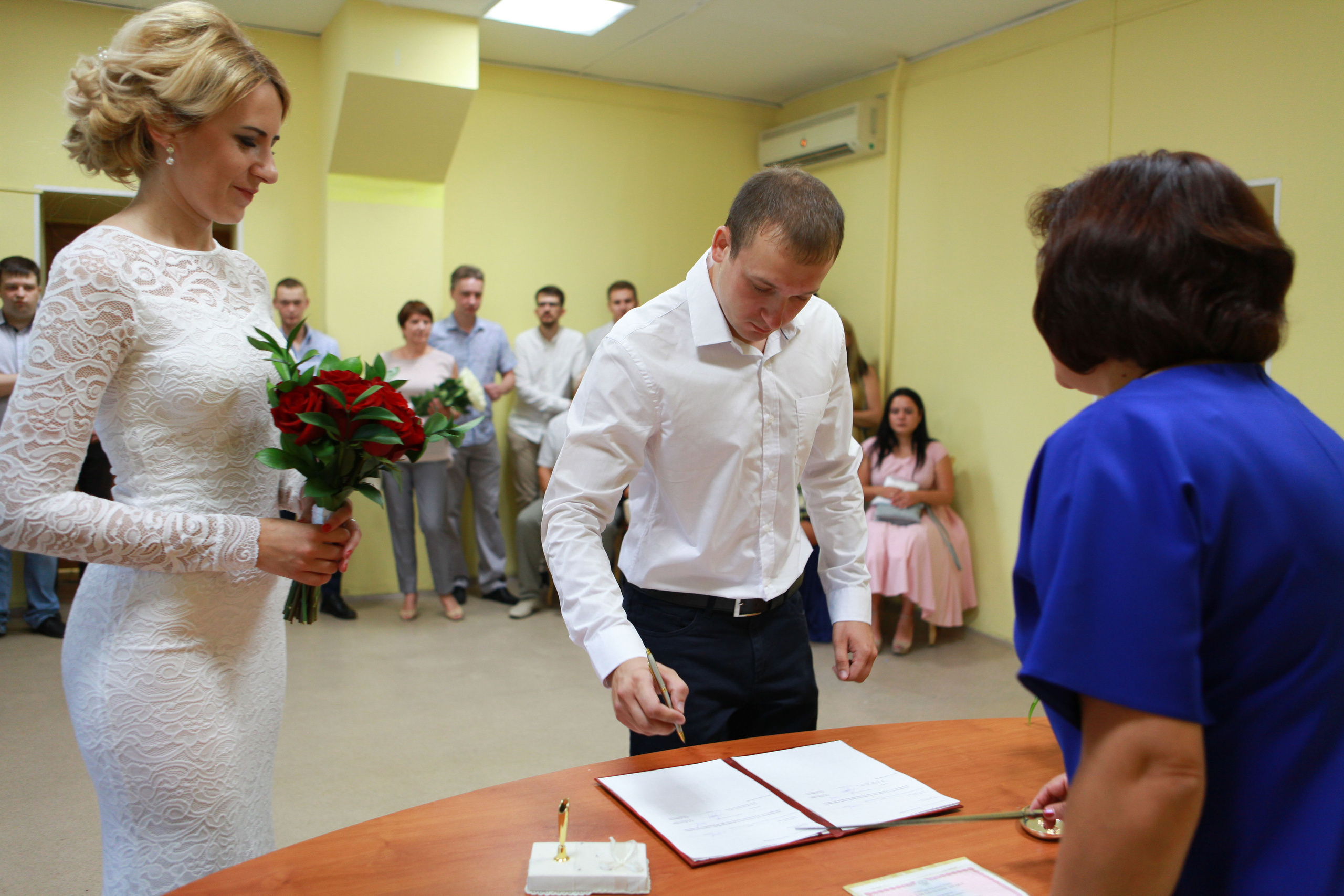 жених и невеста свадьба лето загс церемония бракосочетания 