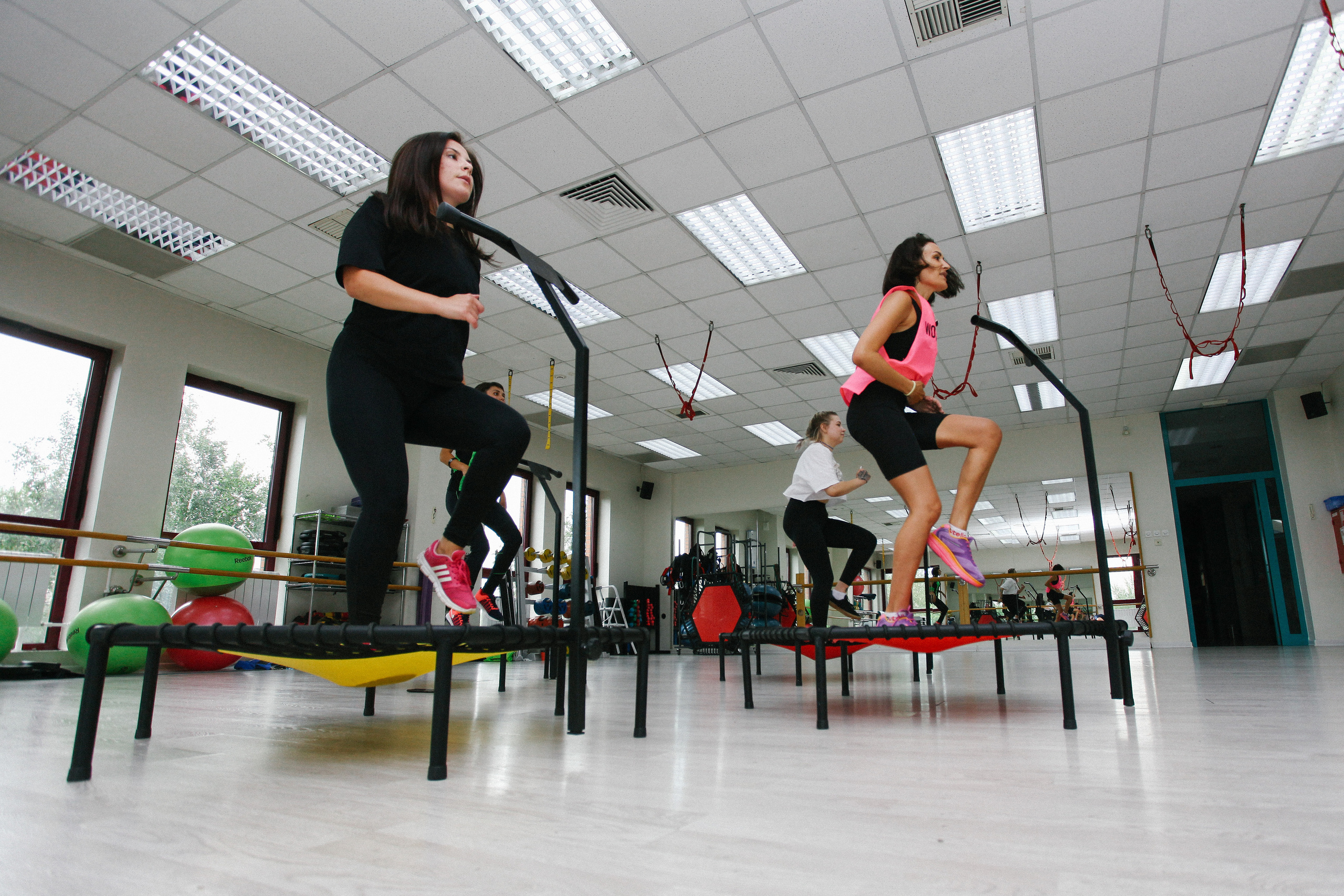 Workshop по прыжкам на минибатуте. Фотограф Дарья Локотко в Красноярске