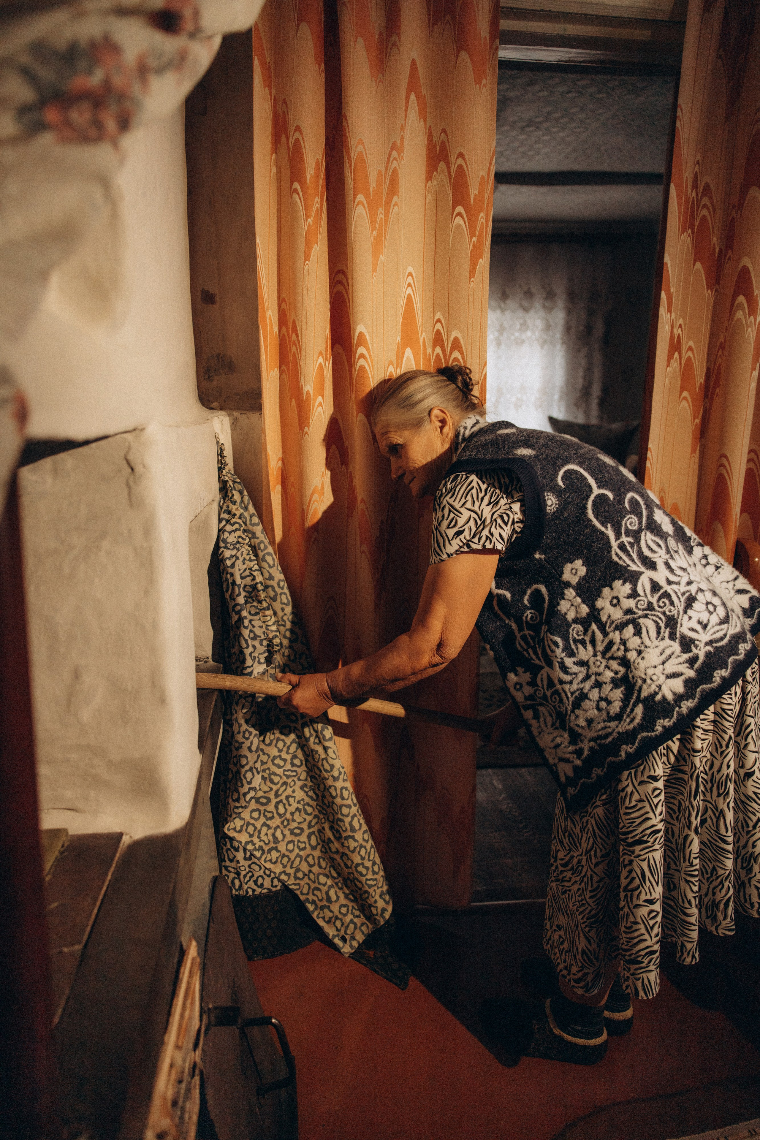 Аня и бабушка. Семейный фотограф Губкин/Старый Оскол