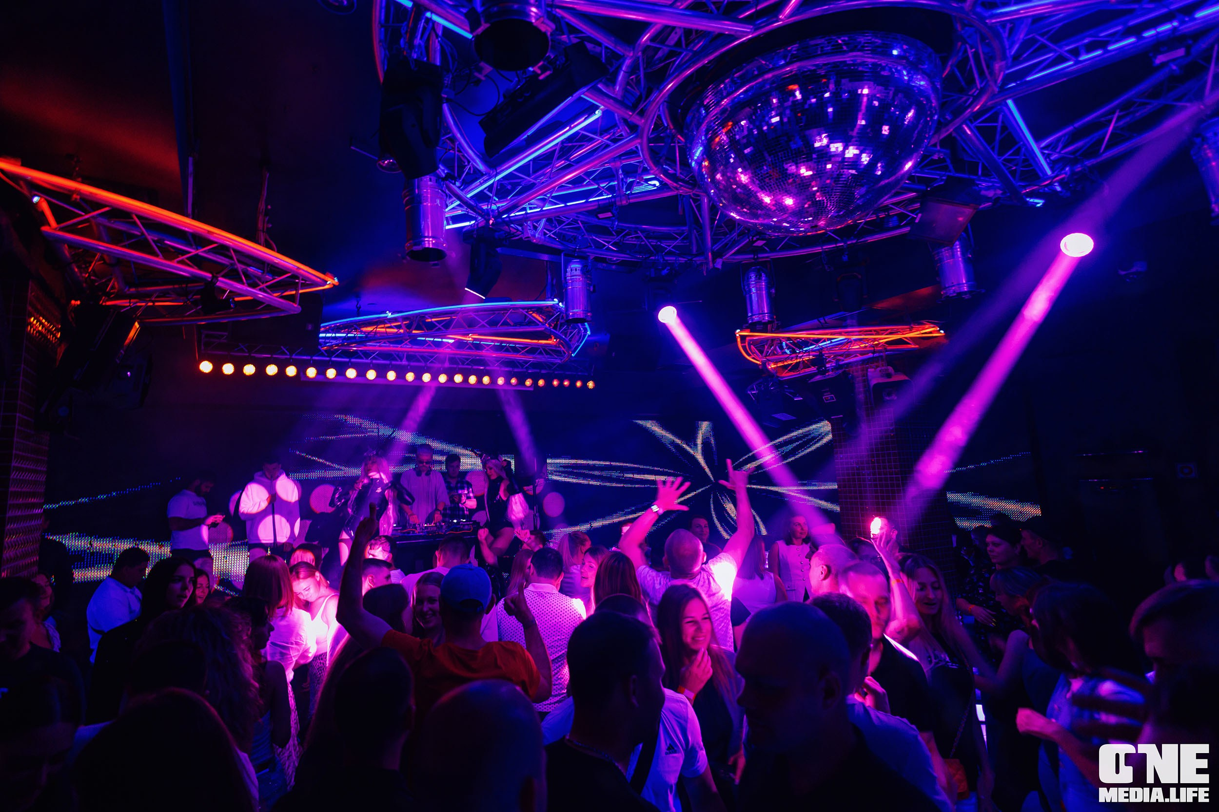 Фоторепортаж из РК Планета. One Media Life: фоторепортажи, фотоотчеты с мероприятий и заведений