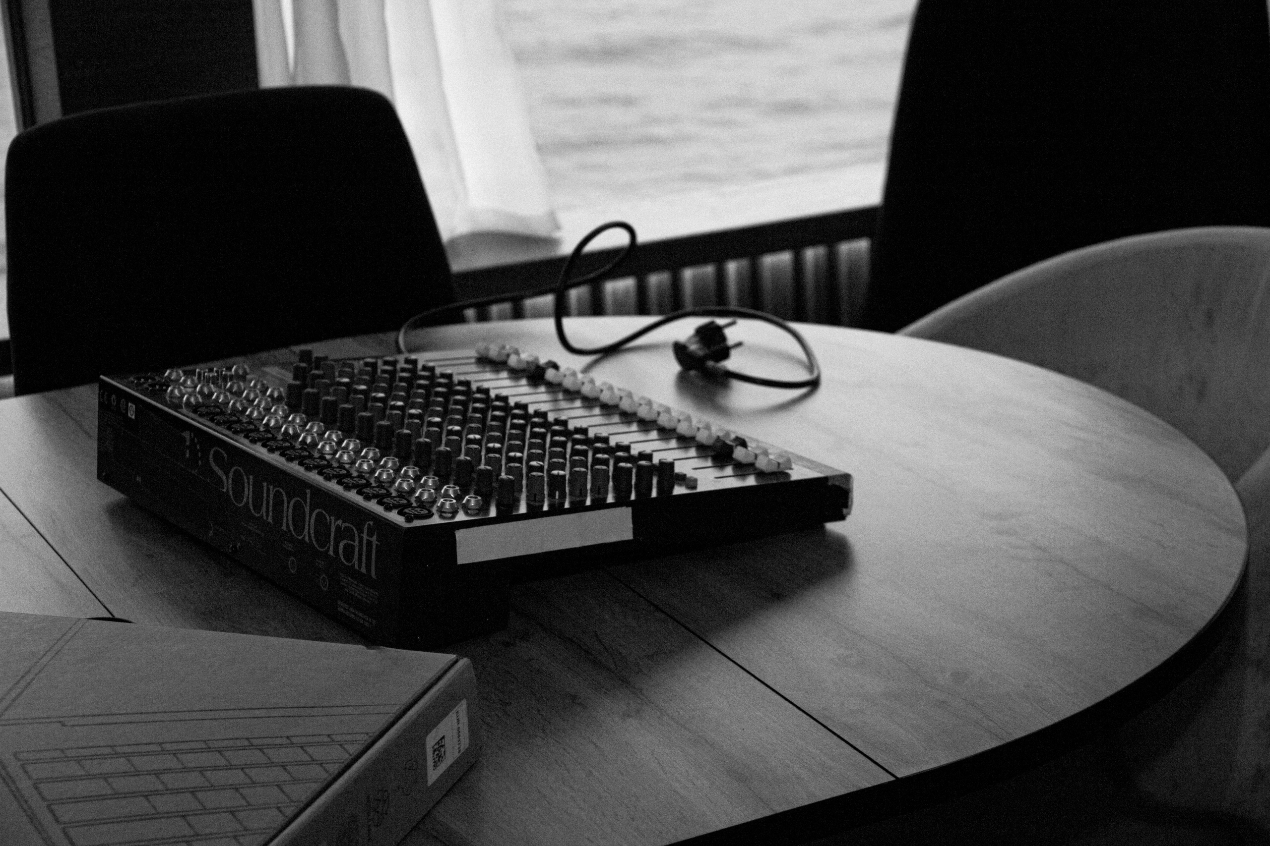 Съемка для сайта аренды катеров в Санкт-Петербурге, подготовка к свадебной прогулке по рекам и каналам. Фотограф в Санкт-Петербурге Смирнова Диана