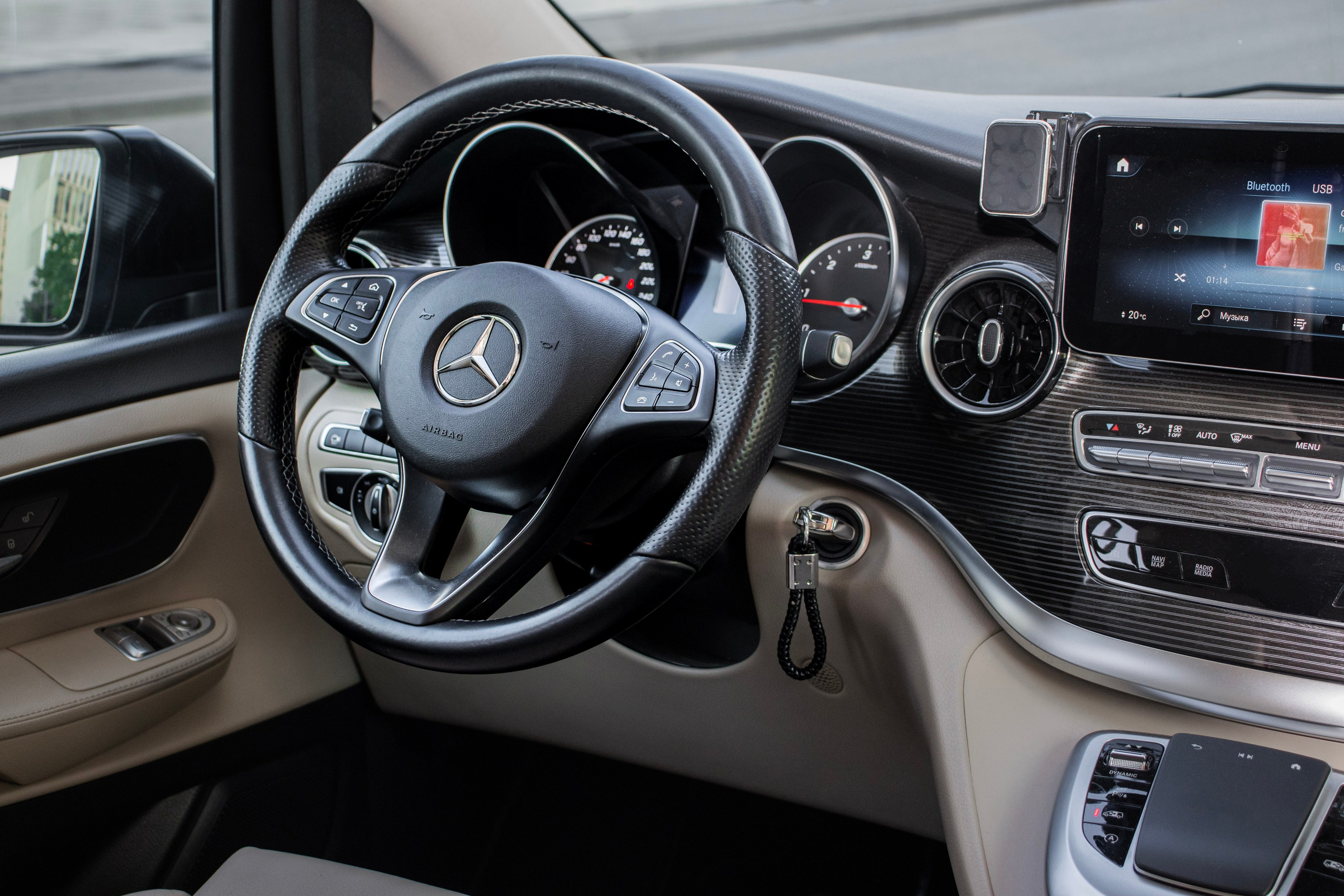 Mercedes-Benz V-class