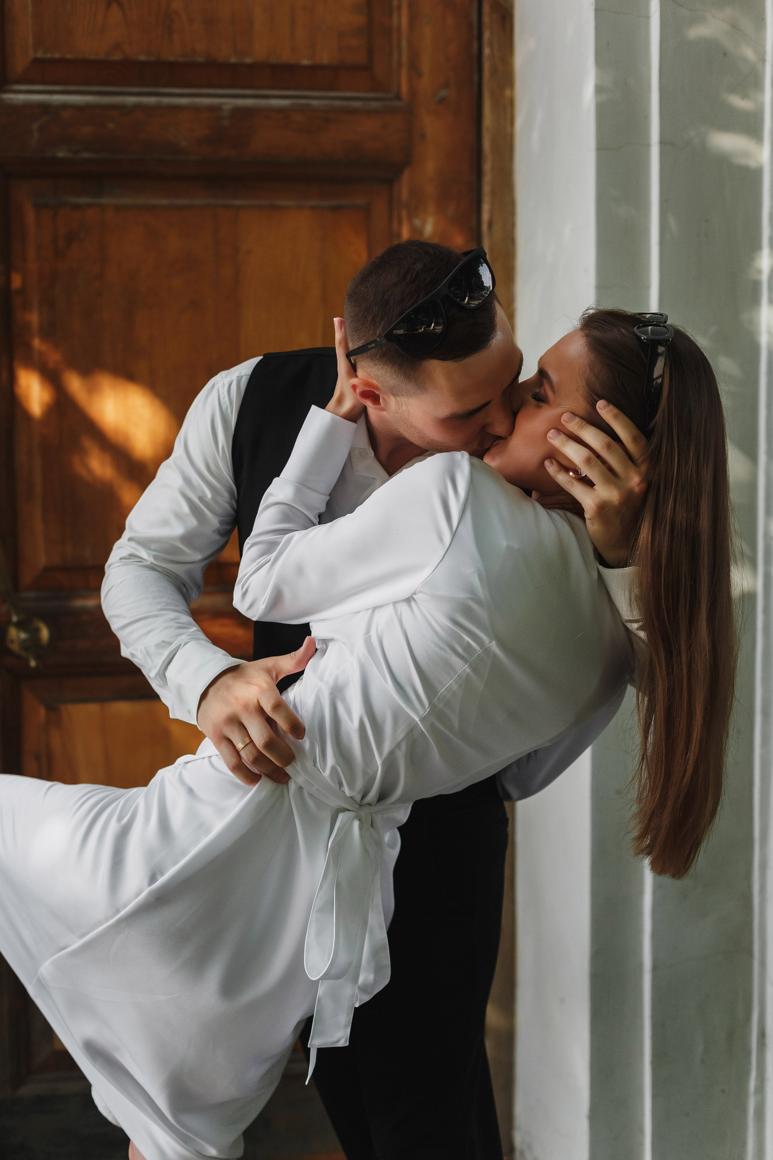 Свадебный фотограф Таганрог — фотосессия в центре города и банкет в коттедже «Виктория». Свадебный и семейный фотограф в Таганроге Бакарюк Антон