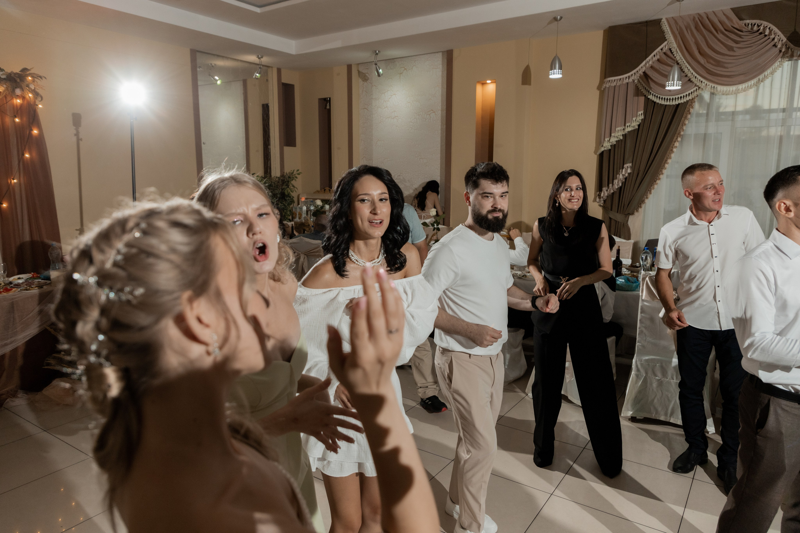 Роман и Александра (банкет). Свадебный фотограф Ангелина Сунгатулина | Саратов | Балаково | Вольск