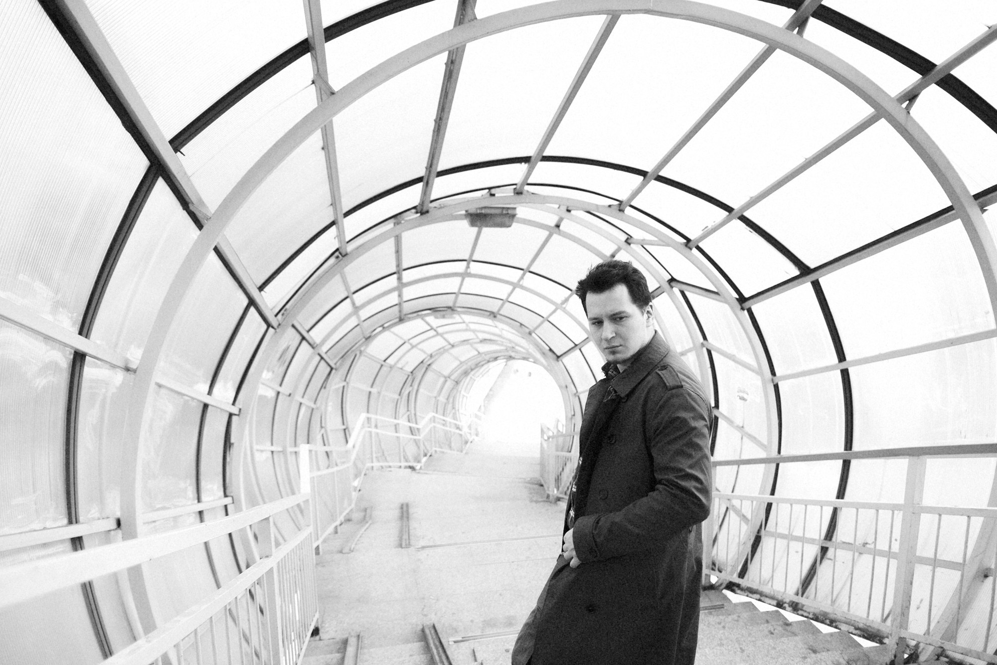 Фотограф Тюмень Дарья Мустафина — Мужская фотосессия на улицах Тюмени. Портретный фотограф Тюмень Дарья Мустафина