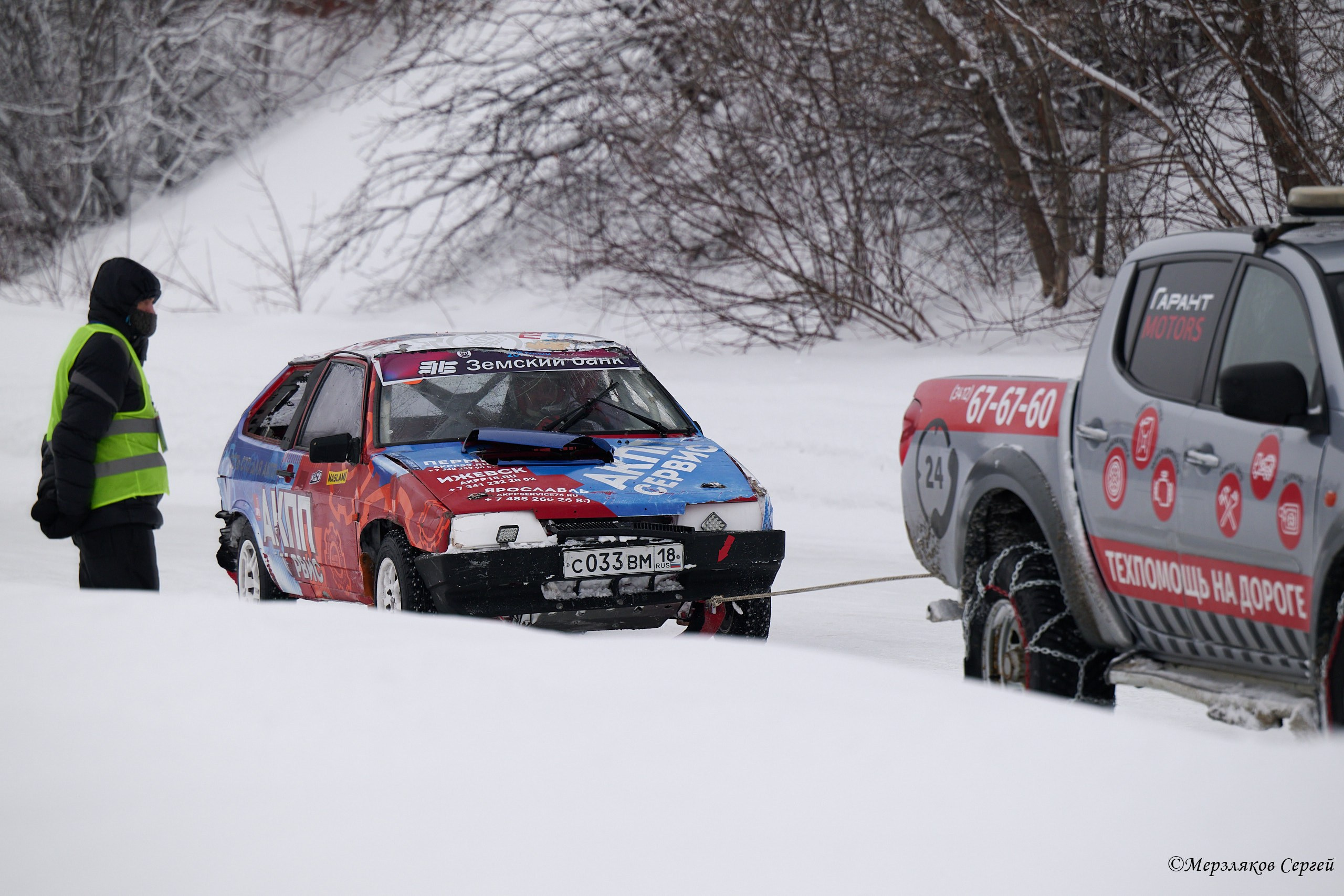 Трековые автогонки на льду Чемпионат России. Спортивный репортажный фотограф в Ижевске Сергей Мерзляков