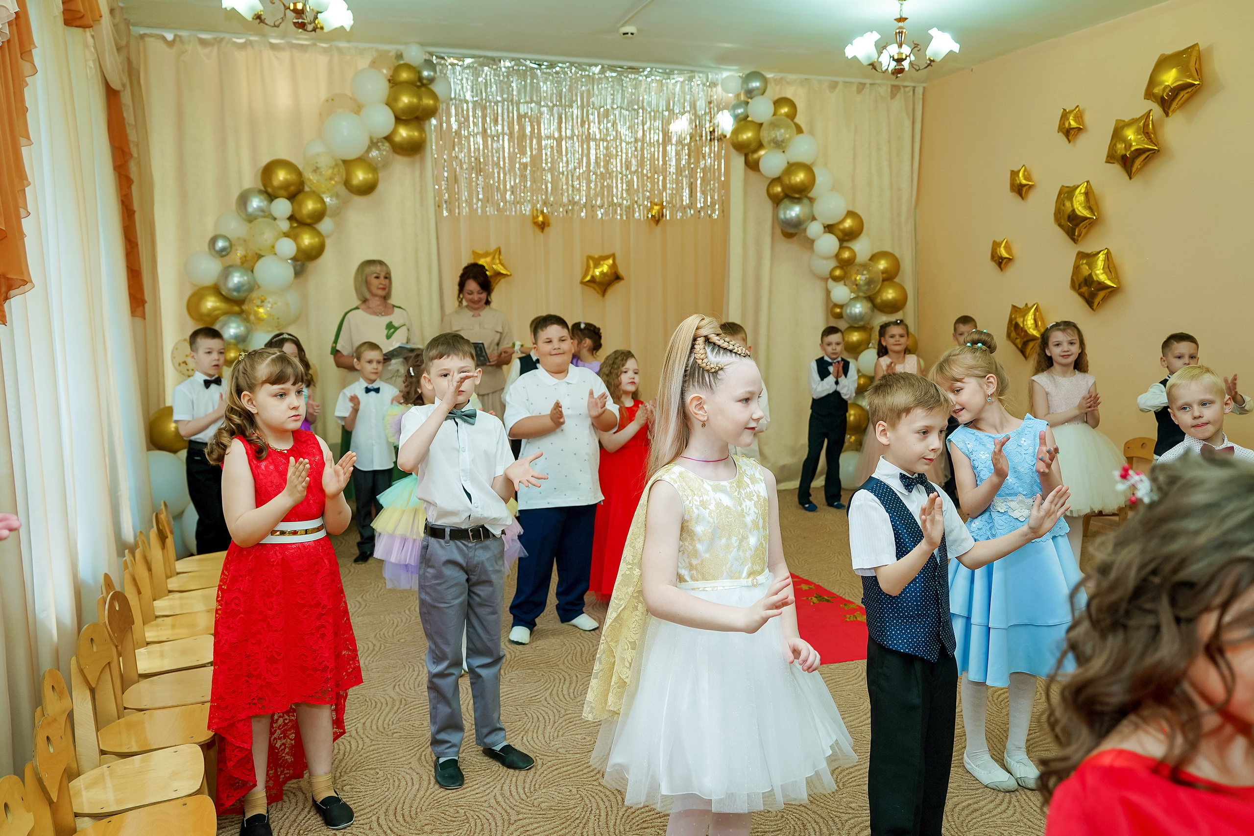 Фотосъемка видеосъёмка фотограф видеооператор новогодних утренников  в. Фотограф, видеооператор Нина Коршунова