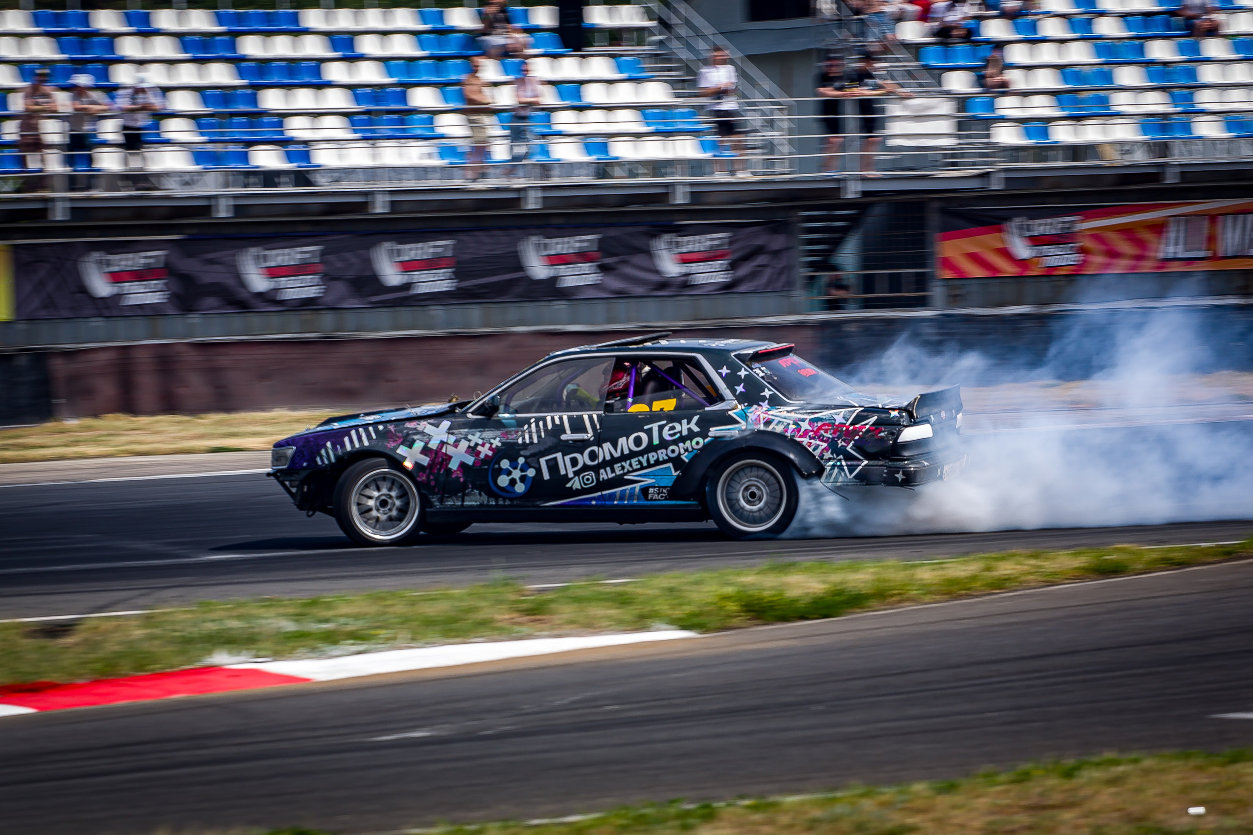 DriftExpo ADM 2024. Репортажная, студийная, свадебная, автоспорт, коммерческая, фотосессия: Фотографы Николай и Елена DvoTar