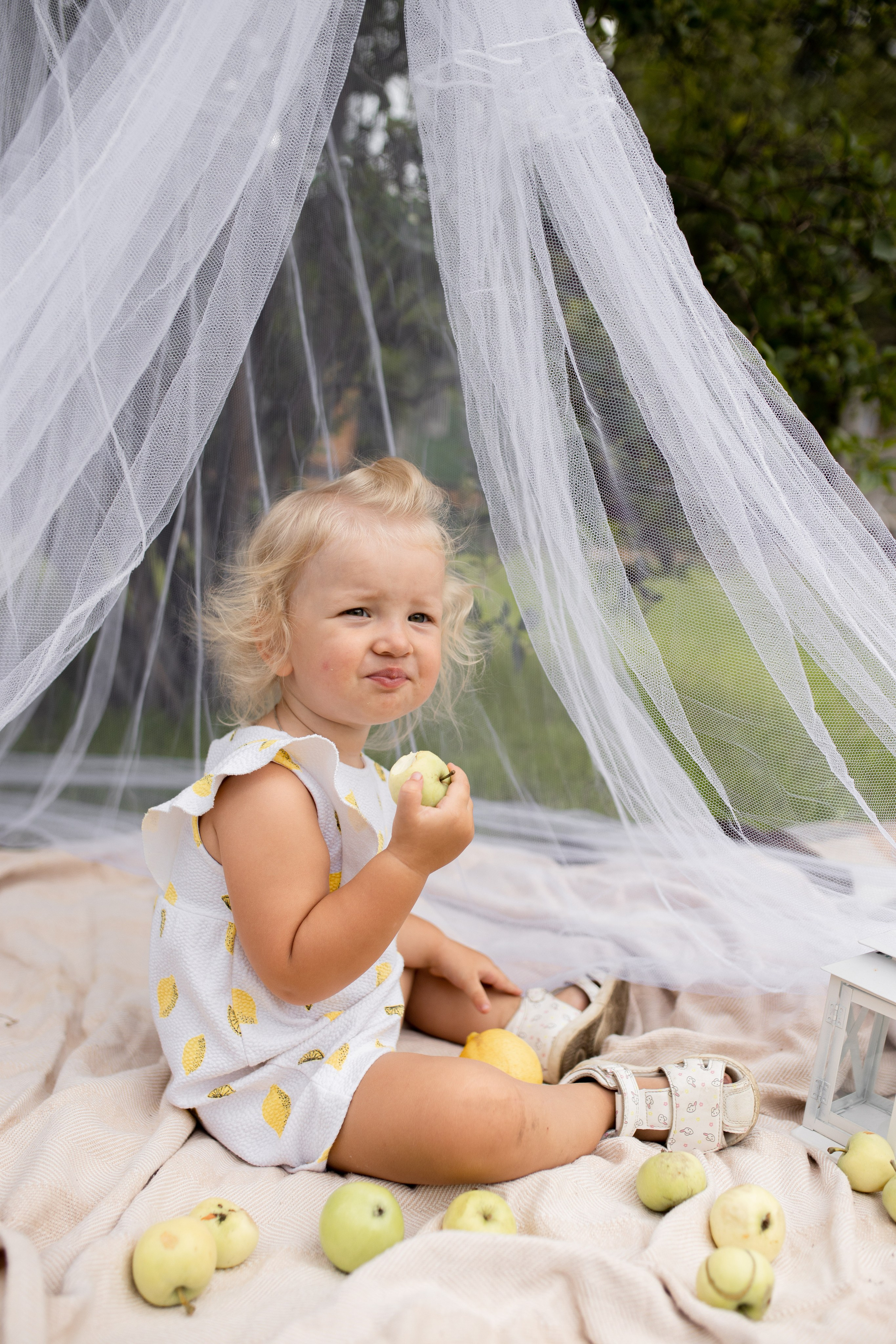 Семейная фотосессия на даче в Купавне. Фотограф в Железнодорожном и Балашихе