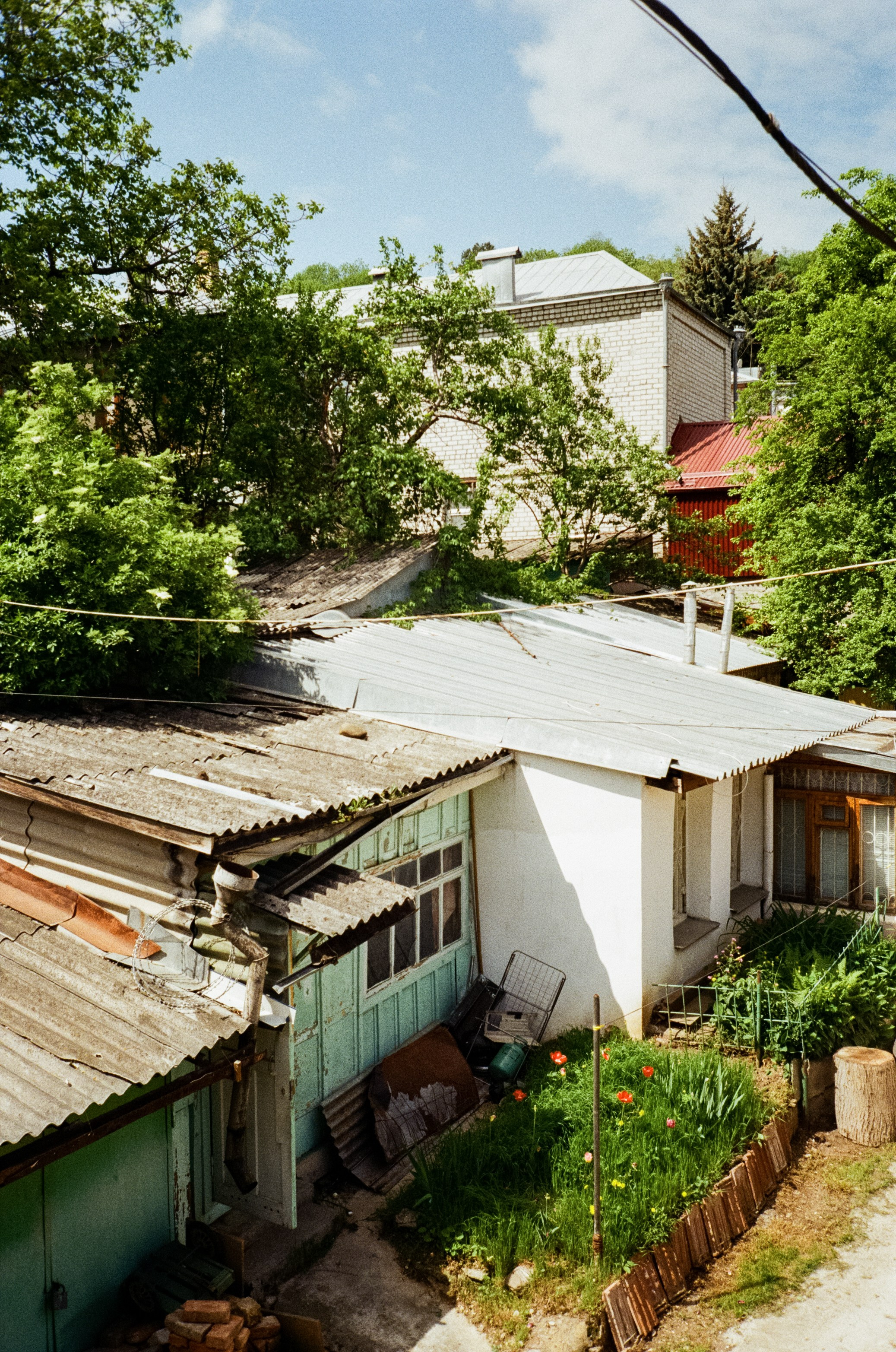 Дворик на Гагарина в Кисловодске. Паркур. Фотограф-документалист Мария Осокина