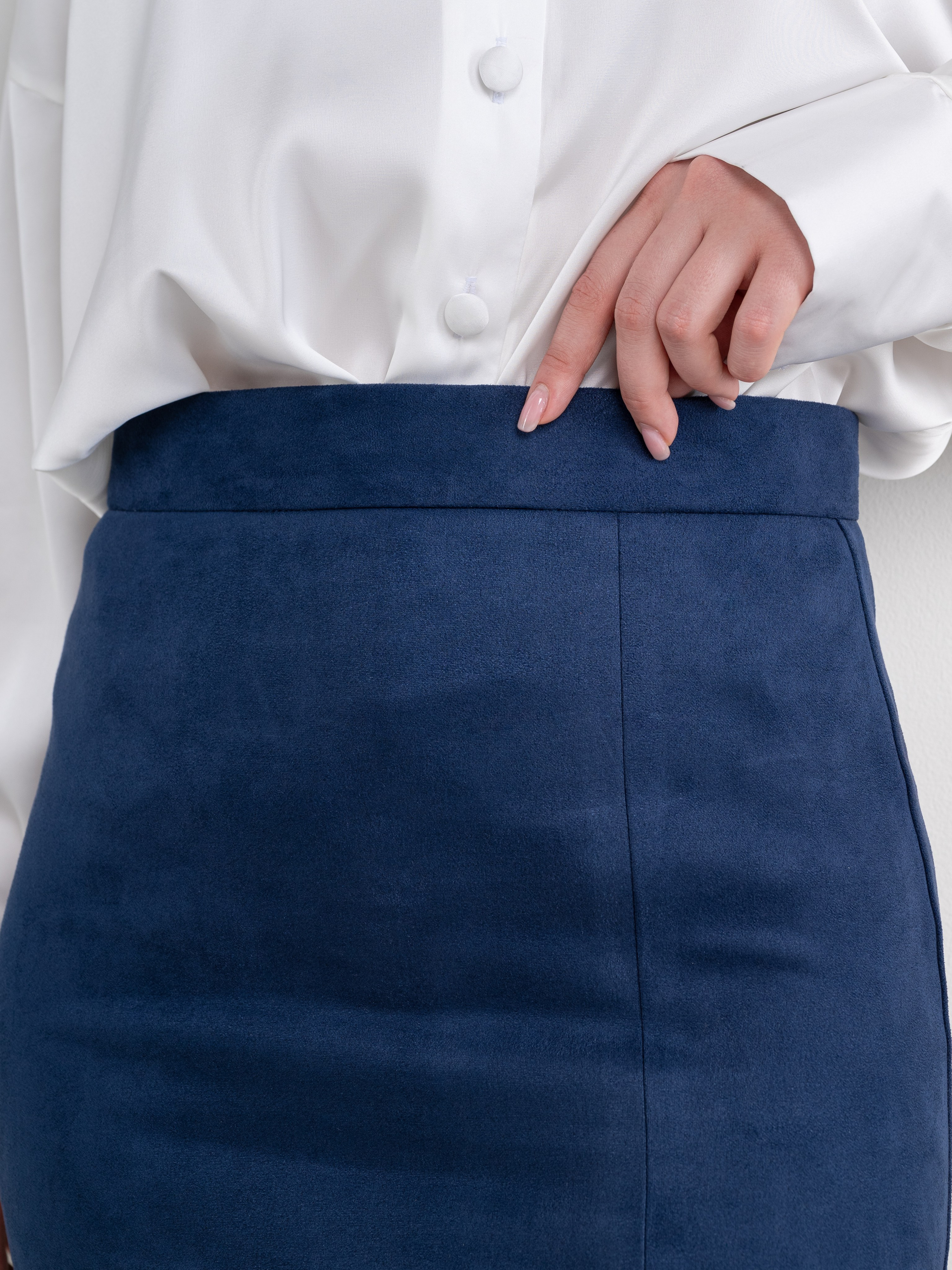 Замшевые юбки серия 2: интерьер+стилист. Предметный фотограф, фото для маркетплейсов Пятигорск, КМВ