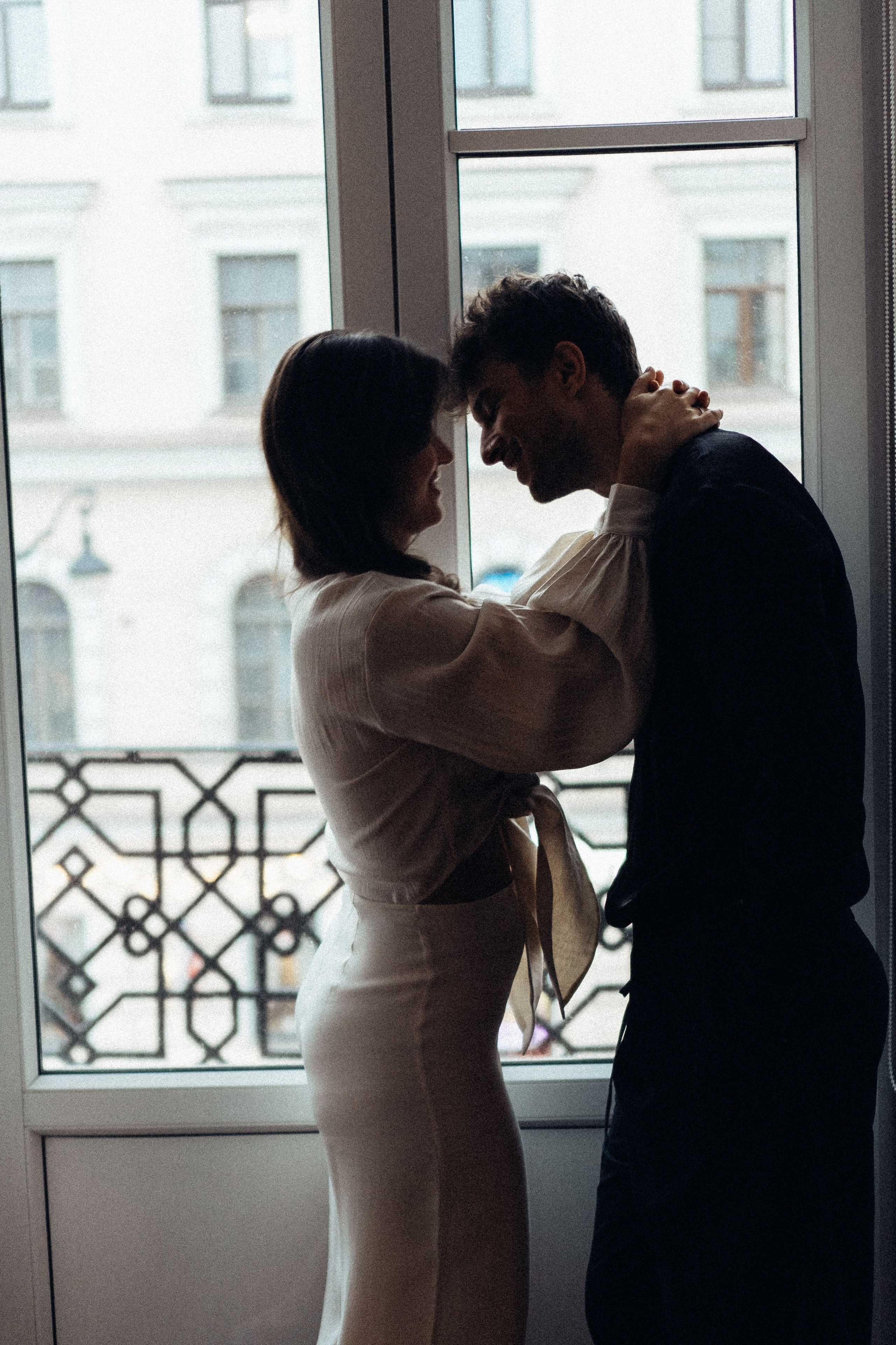 УТРО ЖЕНИХА И НЕВЕСТЫ В ПИТЕРСКОЙ КВАРТИРЕ И СЬЕМКА С СВАДЕБНЫХ ОБРАЗАХ. Профессиональный фотограф, Санкт-Петербург — Виктория Богомолова