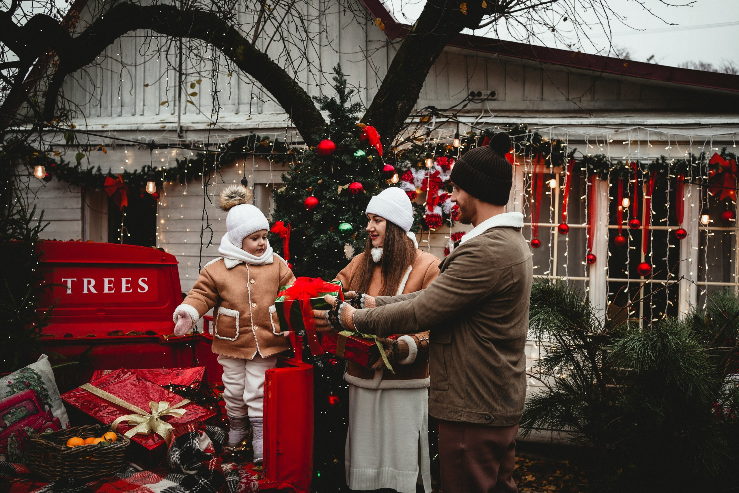 Новогодняя семейная фотосессия в фотостудии Авокадо. Ростов-на-Дону. Свадебный фотограф в Ростове-на-Дону. Таинство Крещения и Венчания, семейные фотосессии. Алёна Чёботова