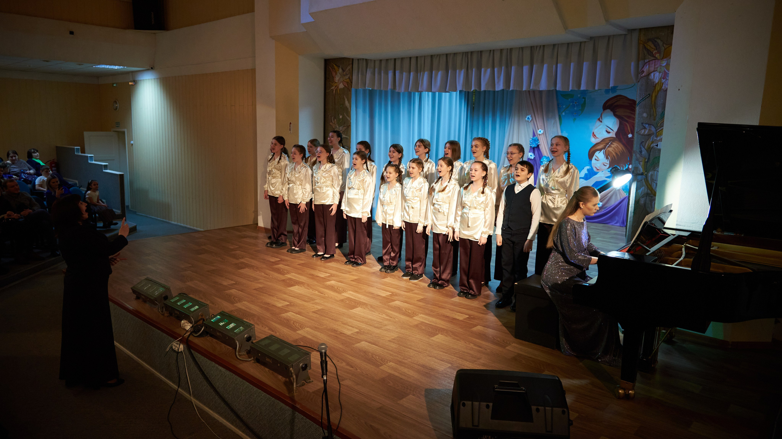 Концерт к международному женскому дню. [fXph] Фотограф Масликов Илья. Съёмка мероприятий в Ленинске-Кузнецком