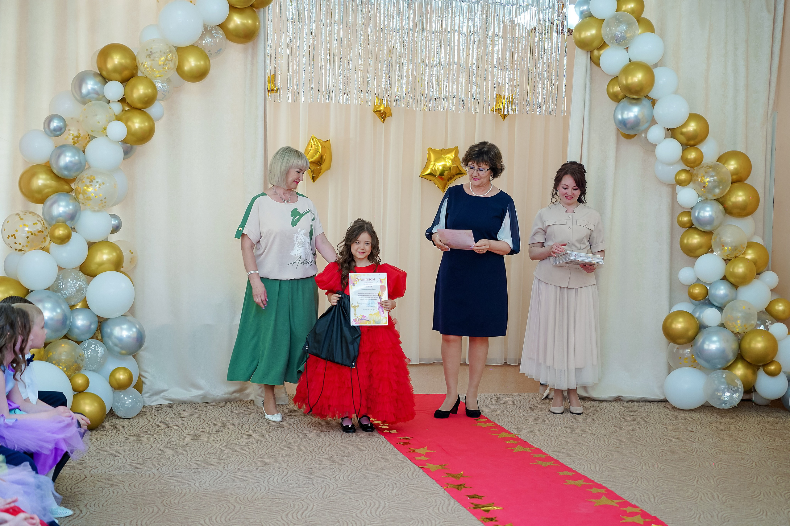 Фотосъемка видеосъёмка фотограф видеооператор новогодних утренников  в. Фотограф, видеооператор Нина Коршунова