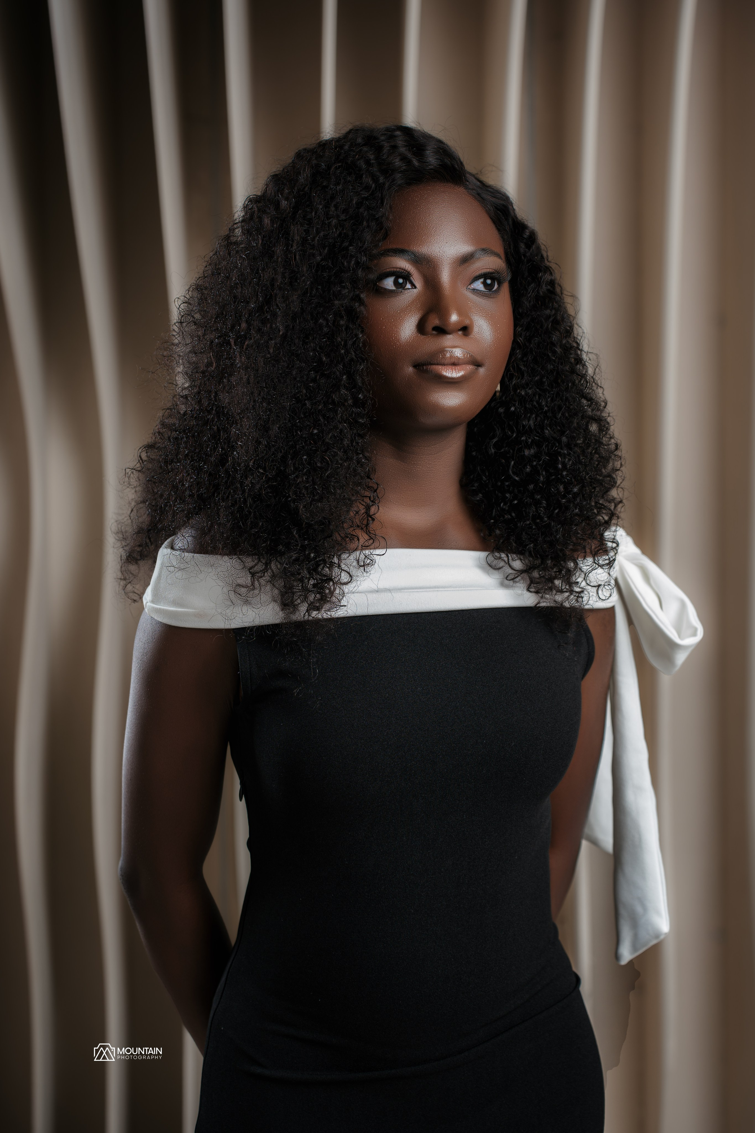 Studio Photoshoot. Я занимаюсь событийной, свадебной, товарной, студийной… фотографией