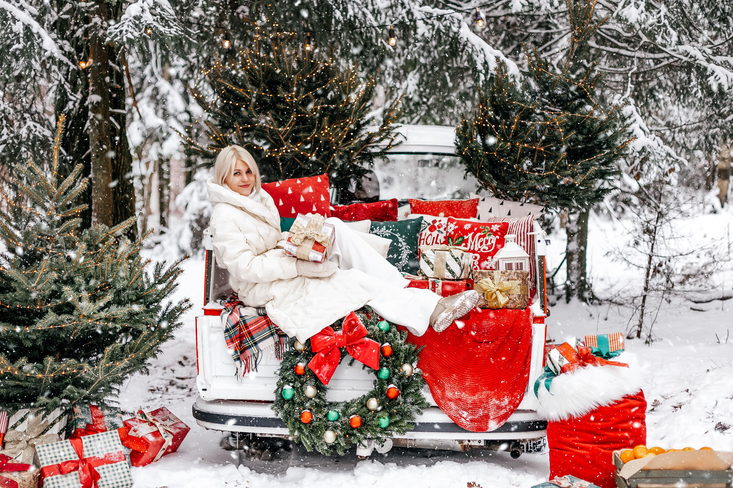 Новогодние фотосессии с ретро машинами. Фотопроекты, фотодни и фотосессии в Москве