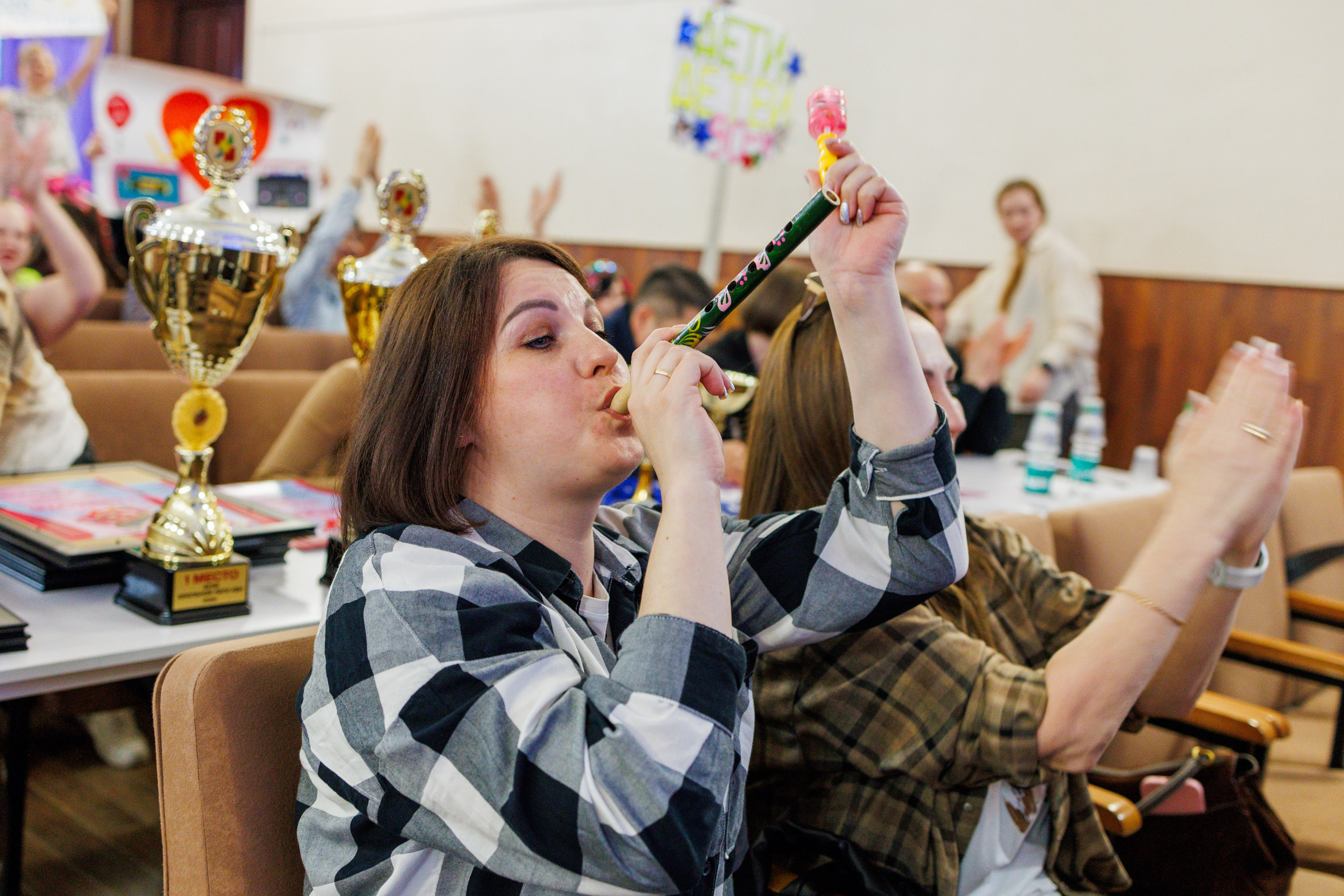 Школьный КВН в Томари. Свадебный, семейный и репортажный фотограф в Южно-Сахалинске Артур Петросян