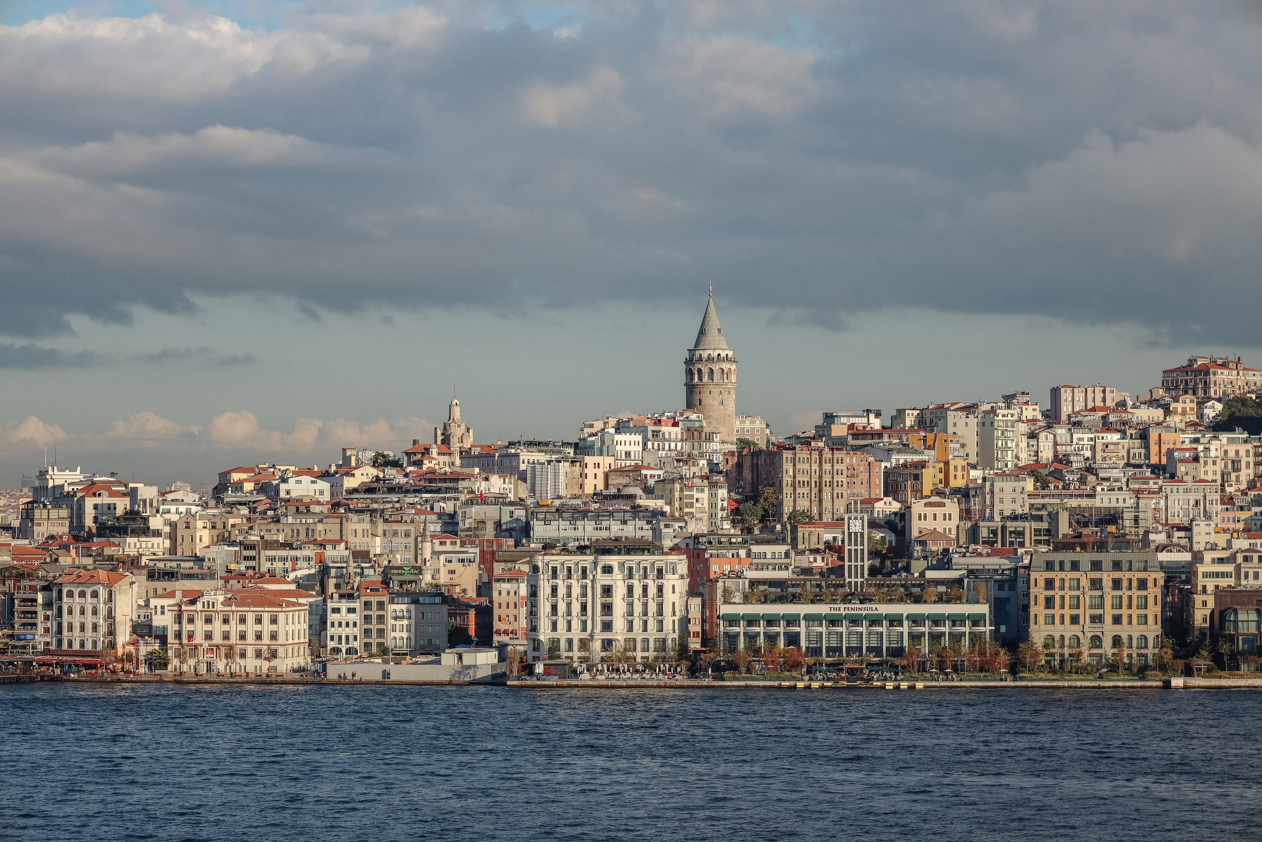 Стамбул — европейская сторона. Фото департамент круизного лайнера Астория Гранде