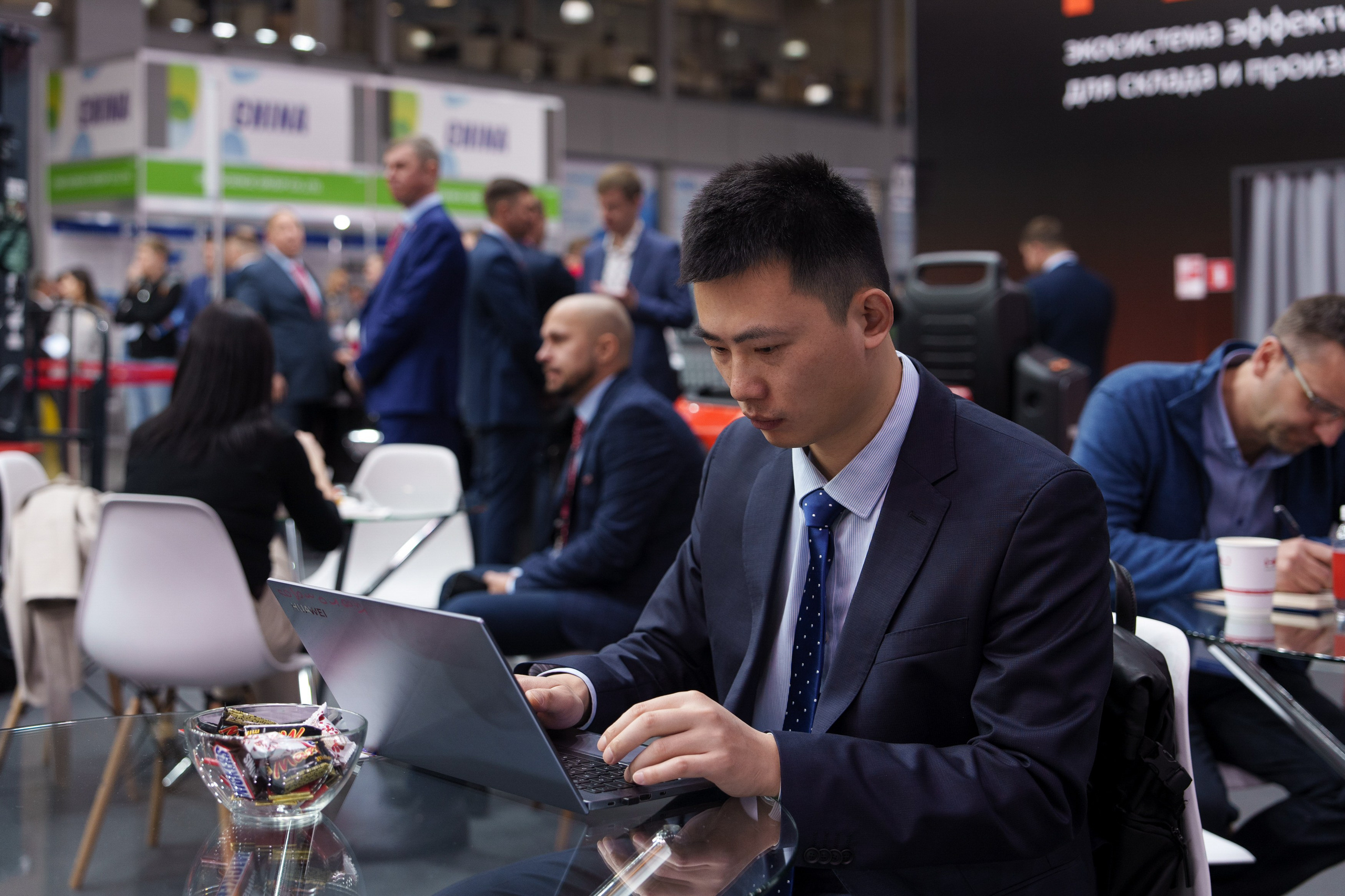 HELI. Стенд в Крокус Экспо. Фотограф Саша Блюз