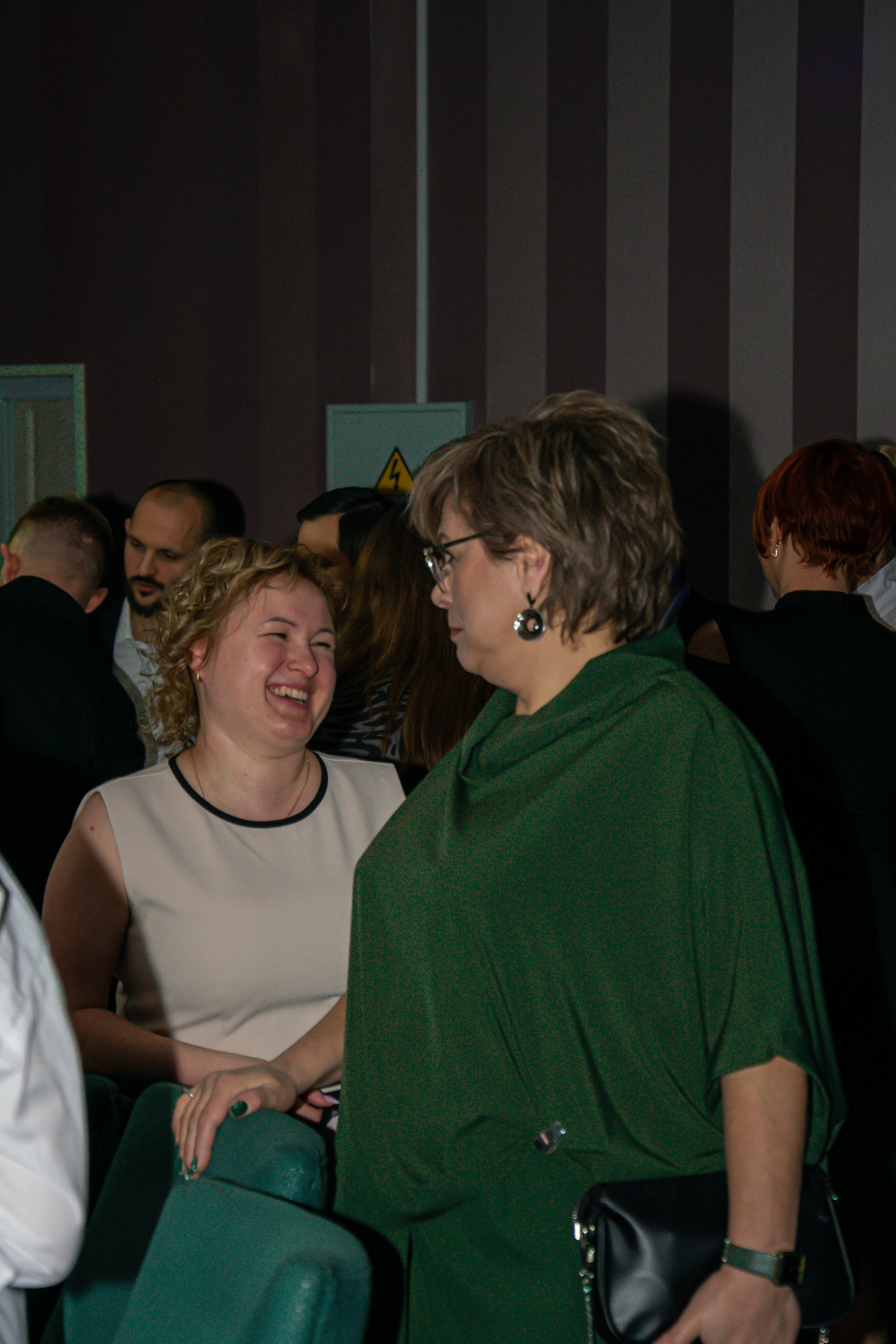 Корпоратив. Женский фотограф в Людиново и Киров