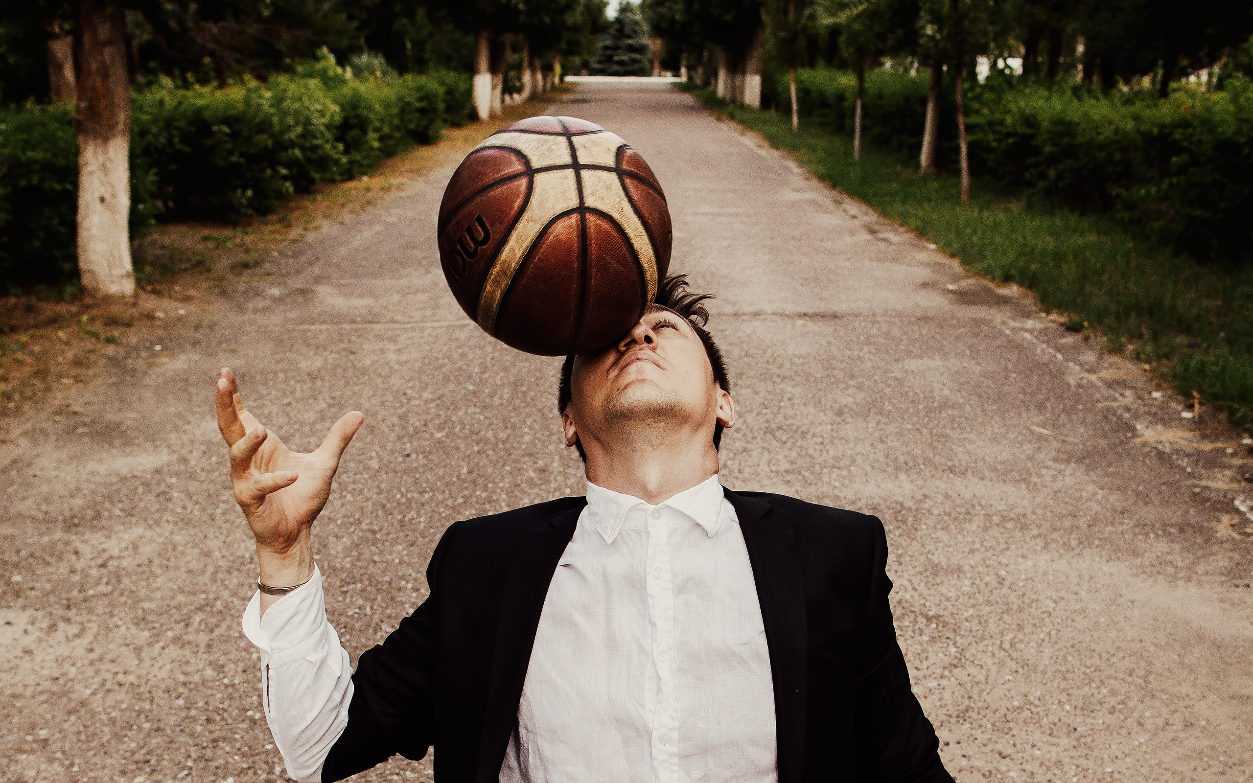 Алексей. Спасибо за проявленный интерес к моему творчеству! Меня зовут Россохат