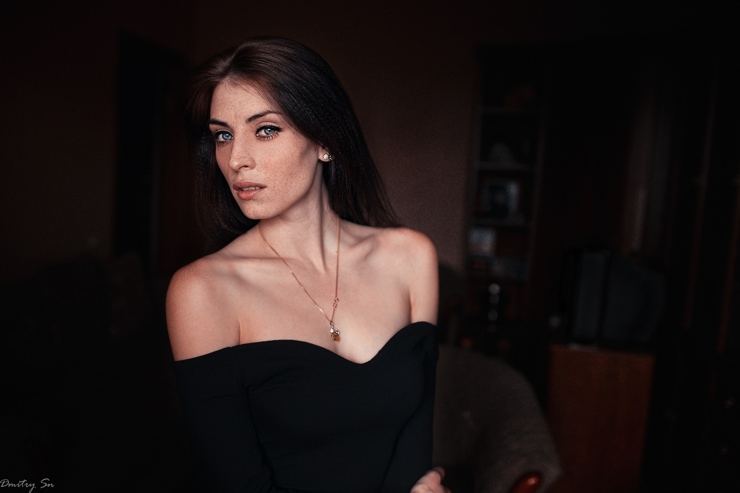 Портреты с Надеждой у окна для «себя»