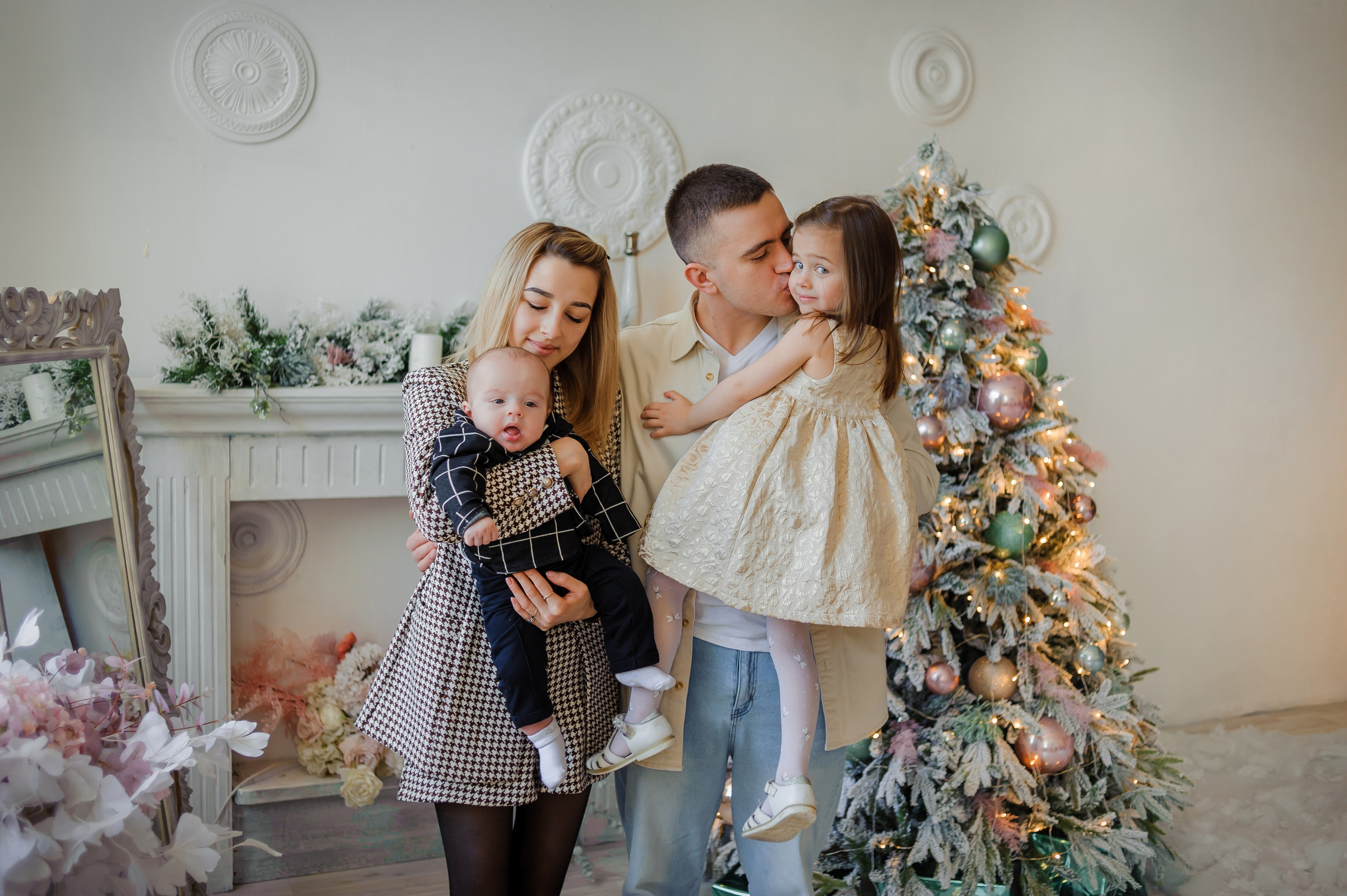 Детский и семейный фотограф в Рязани Валя Лялина. Фотограф новорождённых в Рязани, фотосъемка выписки из роддома, крещен