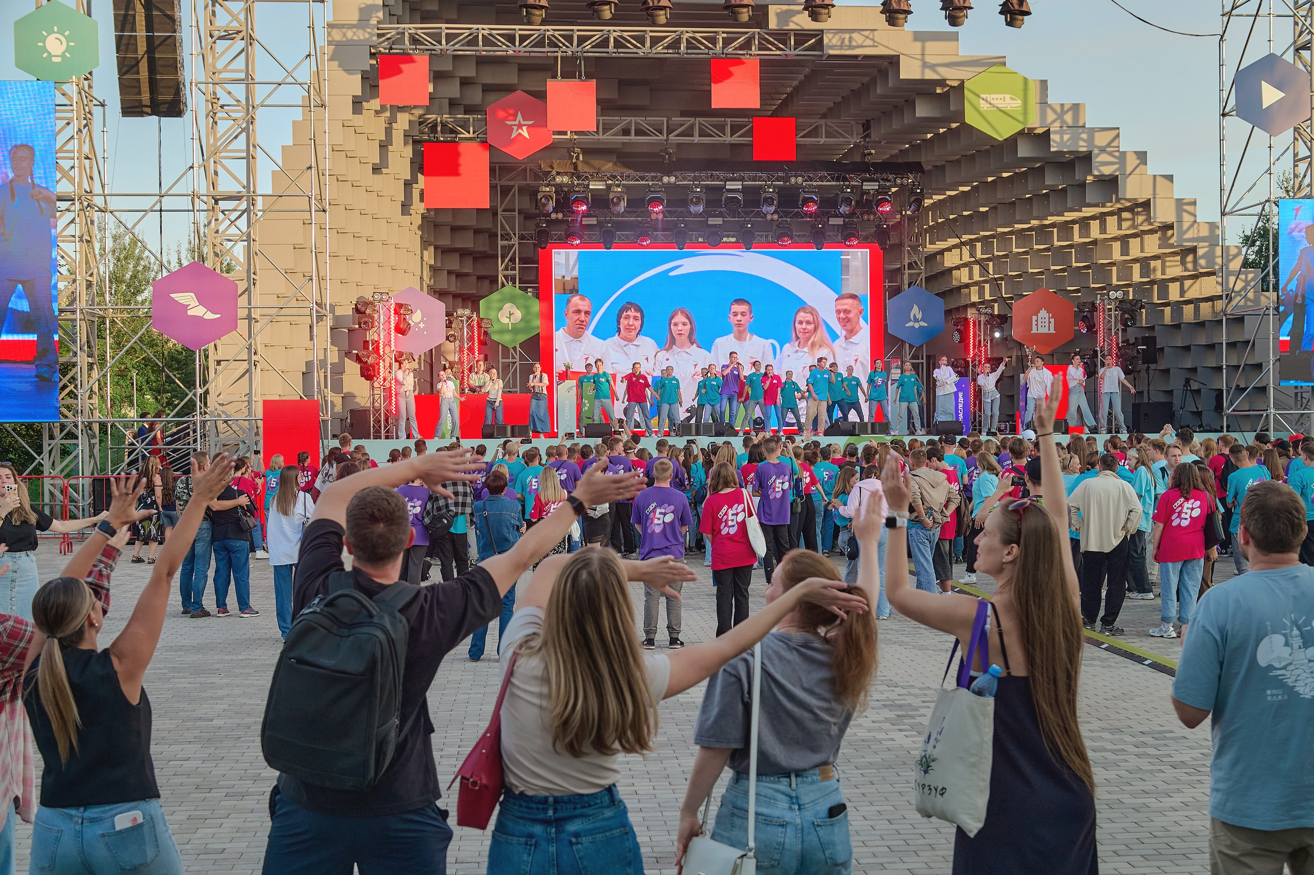 Большая перемена. Фотограф Яковлев Роман — Красноярск