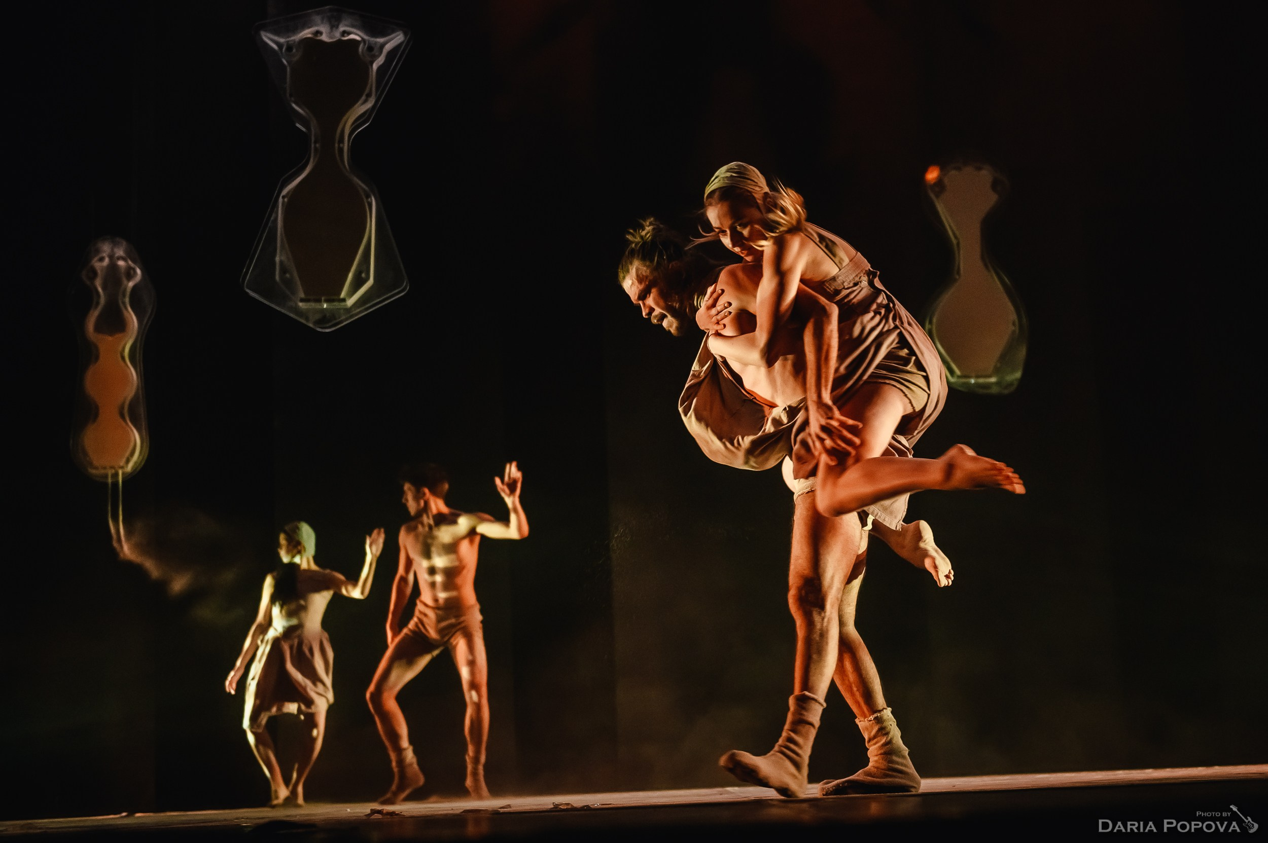 Спектакль «Сепия». Художник по свету Максим Сергачев